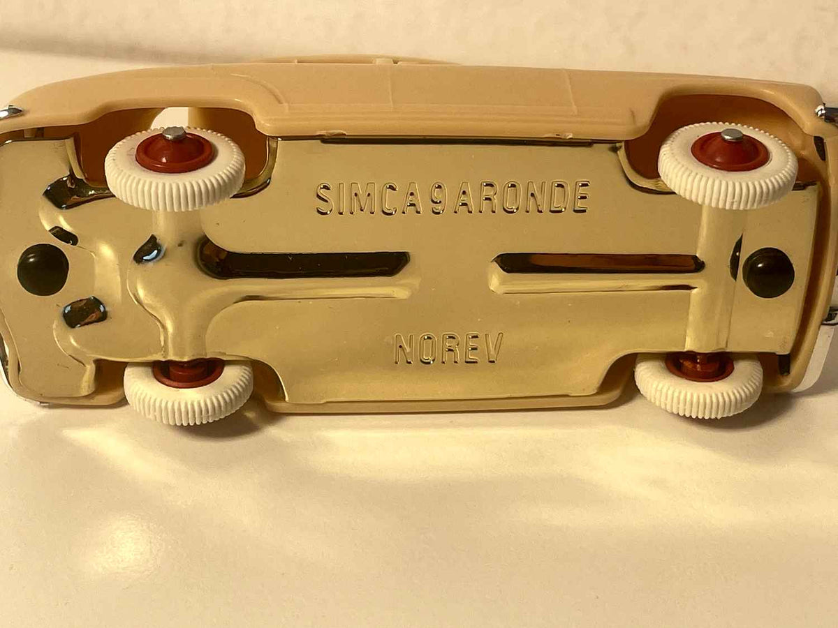 Simca 9 Aronde beige/marron clair - NOREV (voiture en plastique)