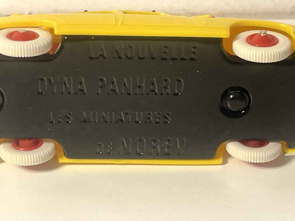 Panhard Dyna gialla con sci - NOREV (auto in plastica)