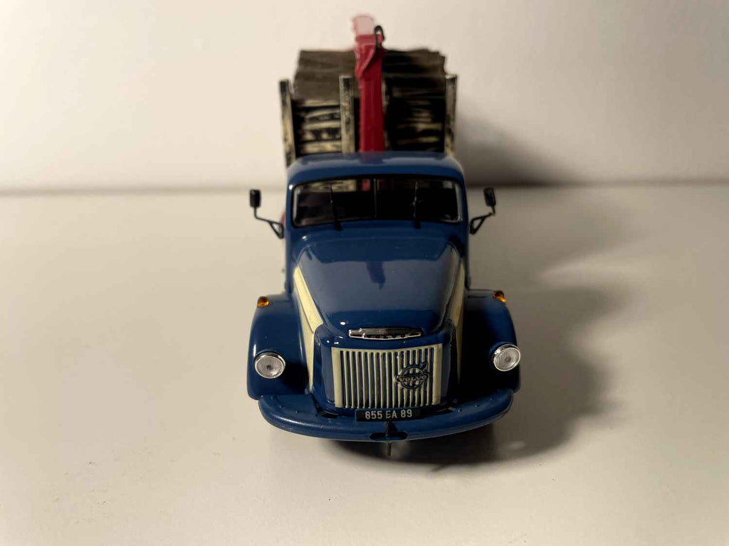 Camion Volvo N88 (caisse espagnole) 1965-1970 - camion bleu transport de bois