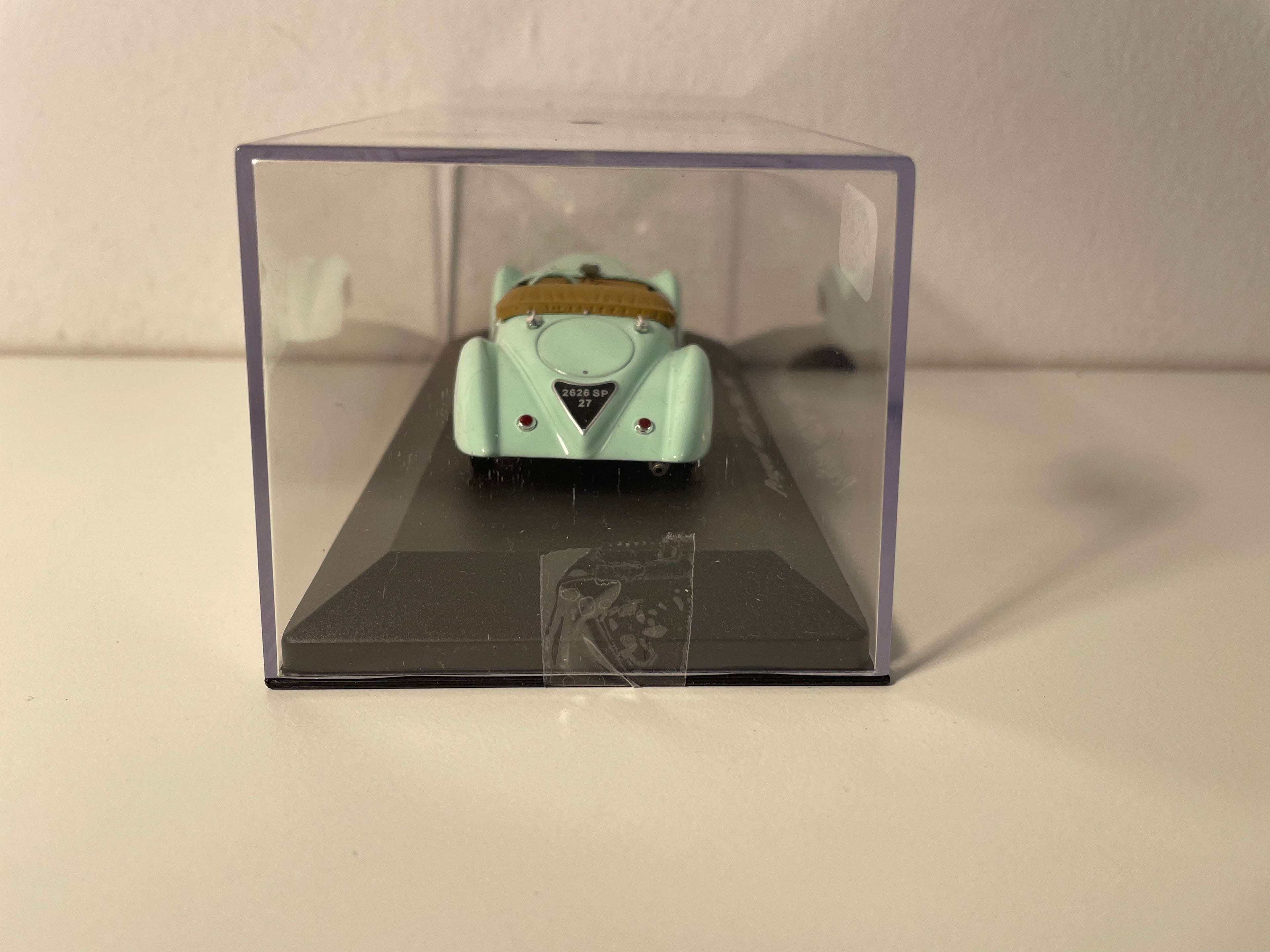 Hellgrénge Peugeot 402 Darl'Mat vun 1937