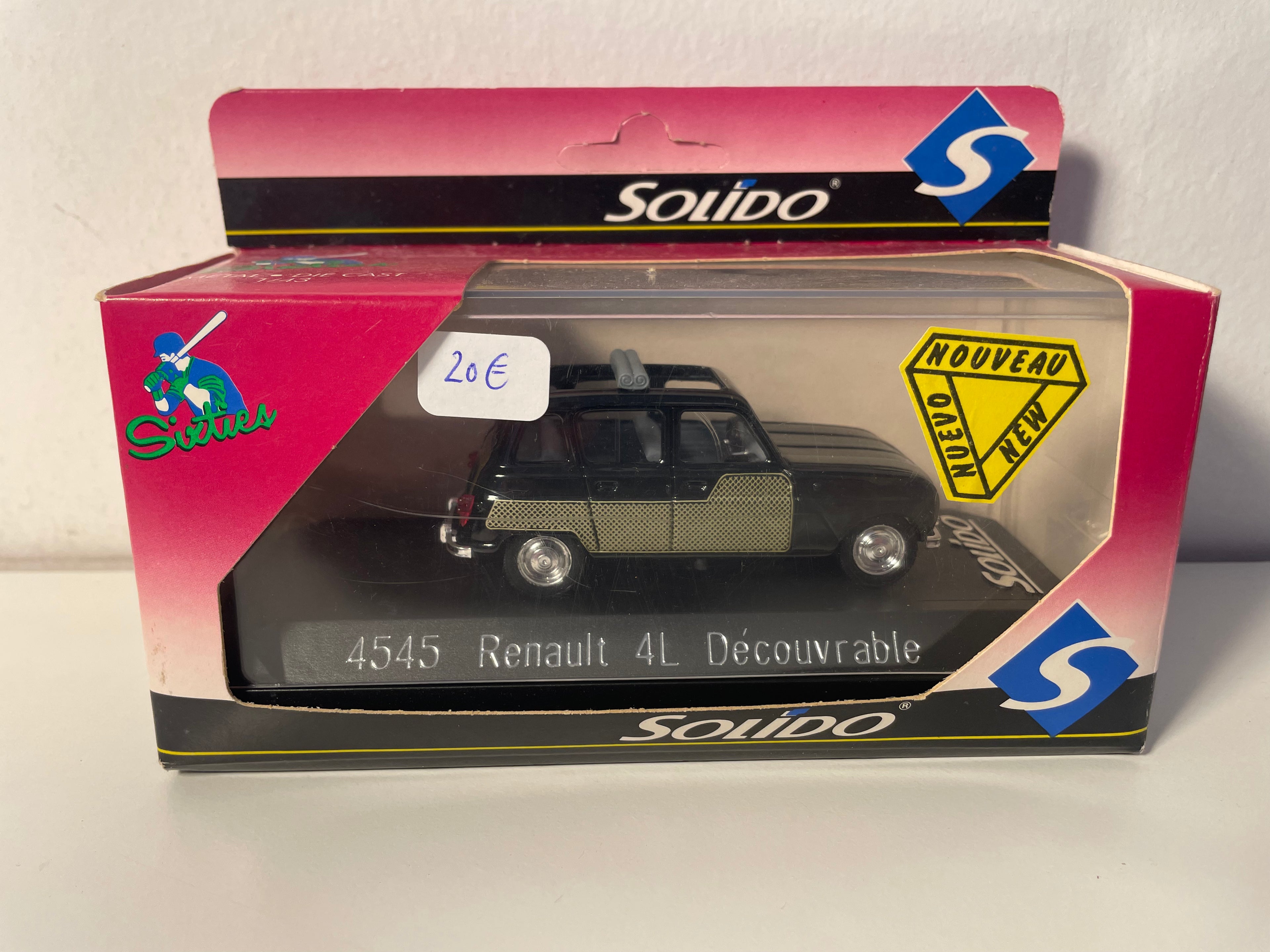 Renault 4L Parisienne noire et damiers noirs et verts? - Solido référence 4545