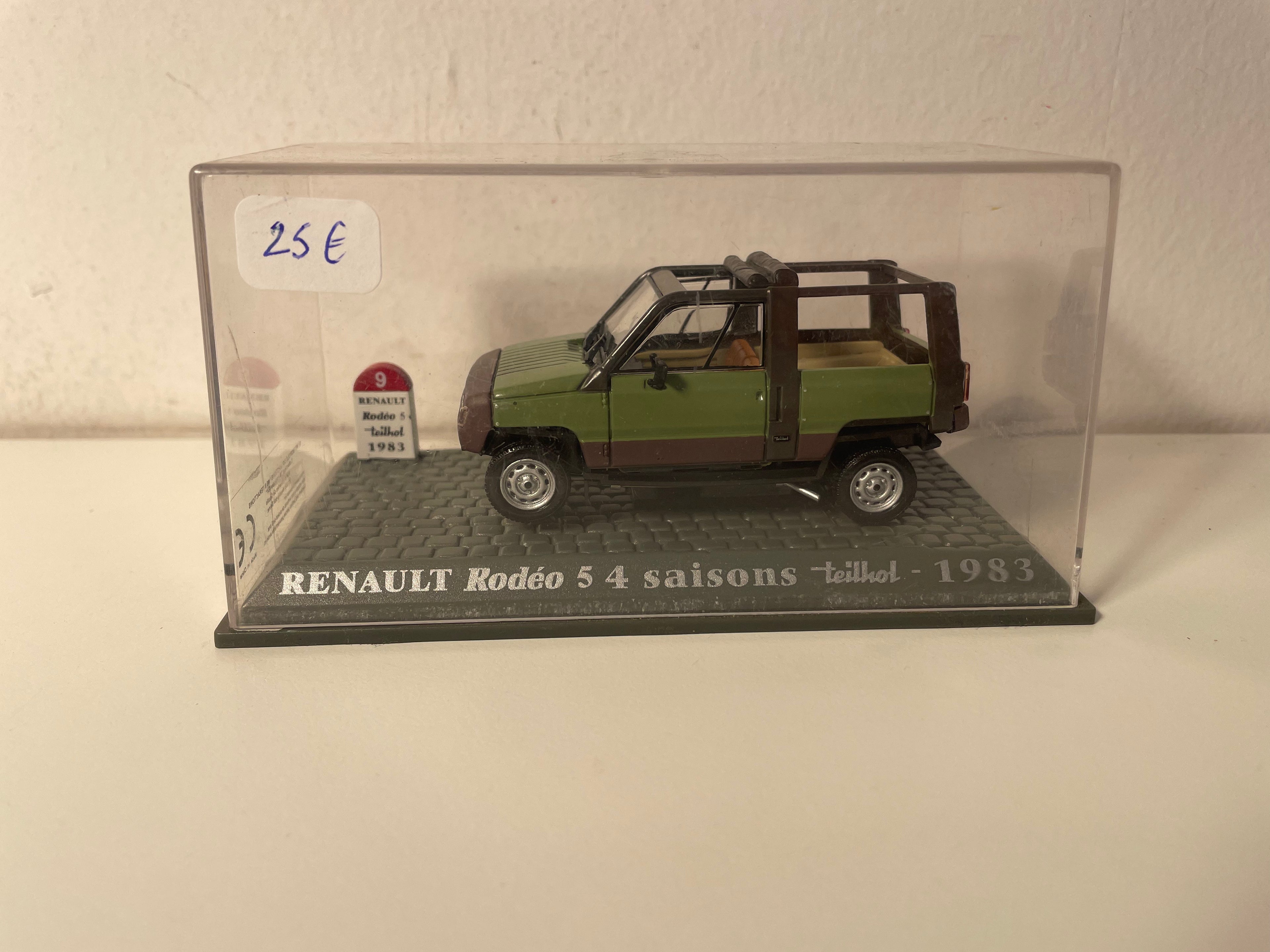 Renault Rodéo 5 4 Jahreszäite Teilhol vun 1983 gréng a brong