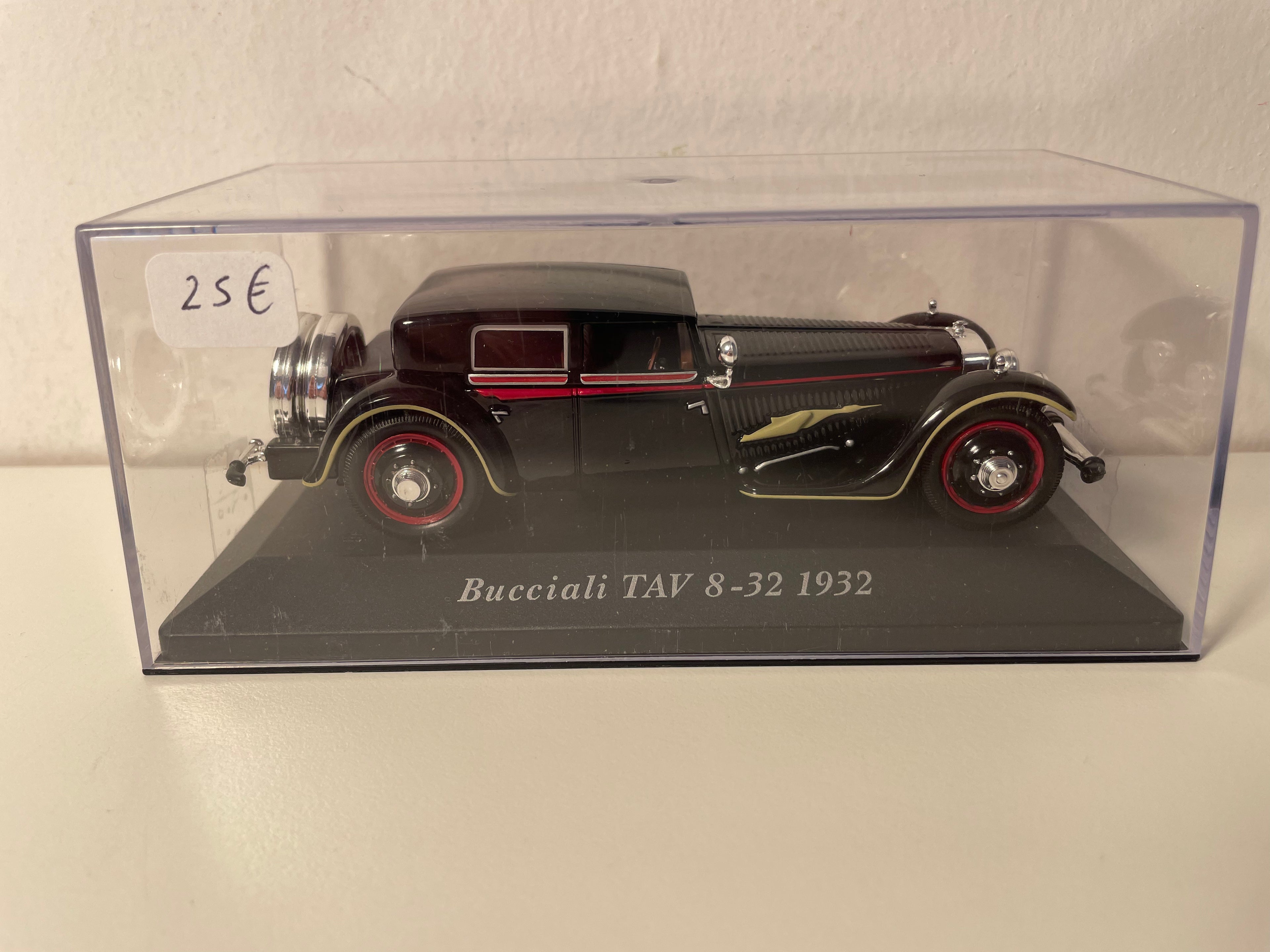 Bucciali TAV 8-32 noire de 1932