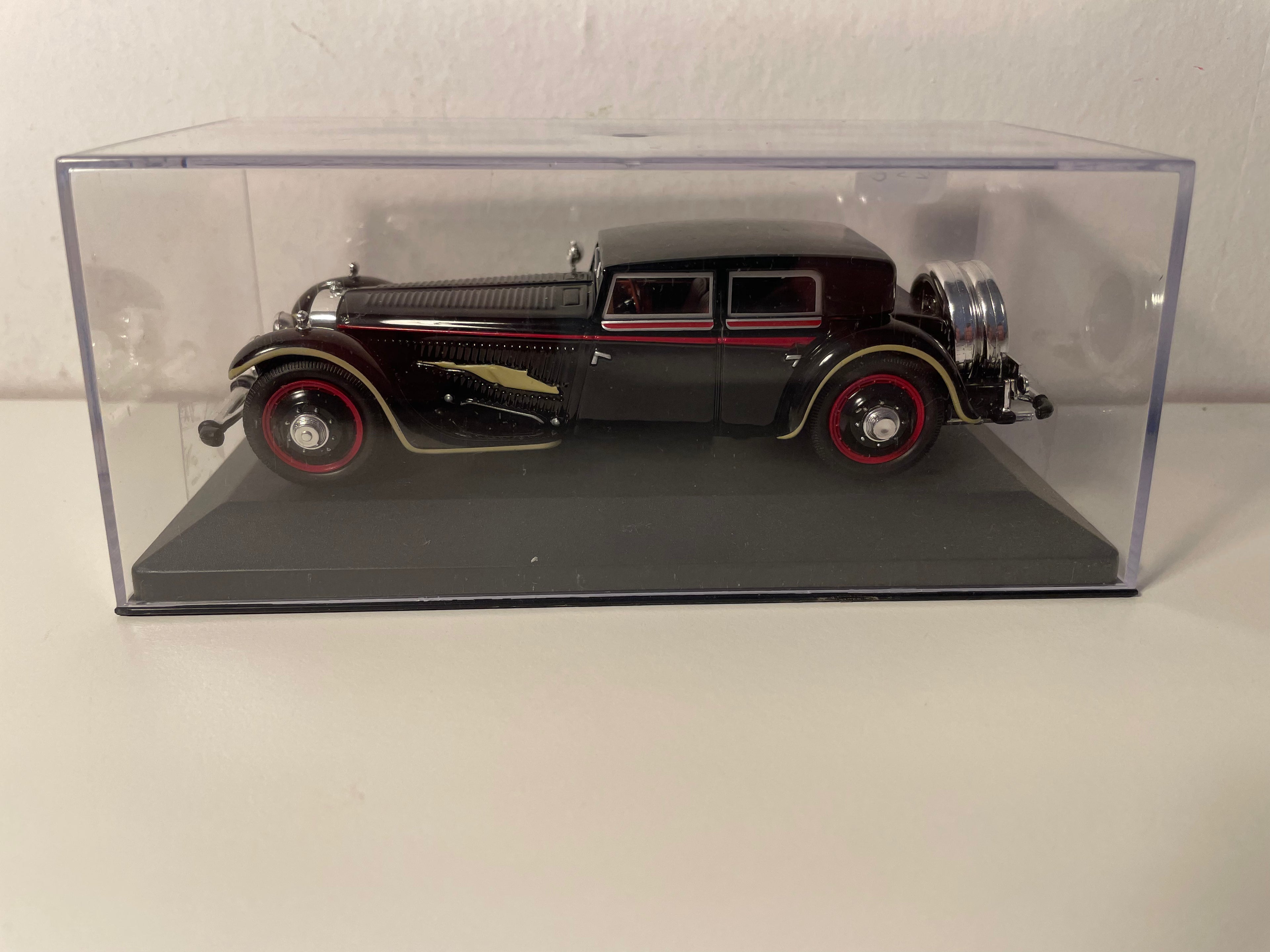 Bucciali TAV 8-32 noire de 1932