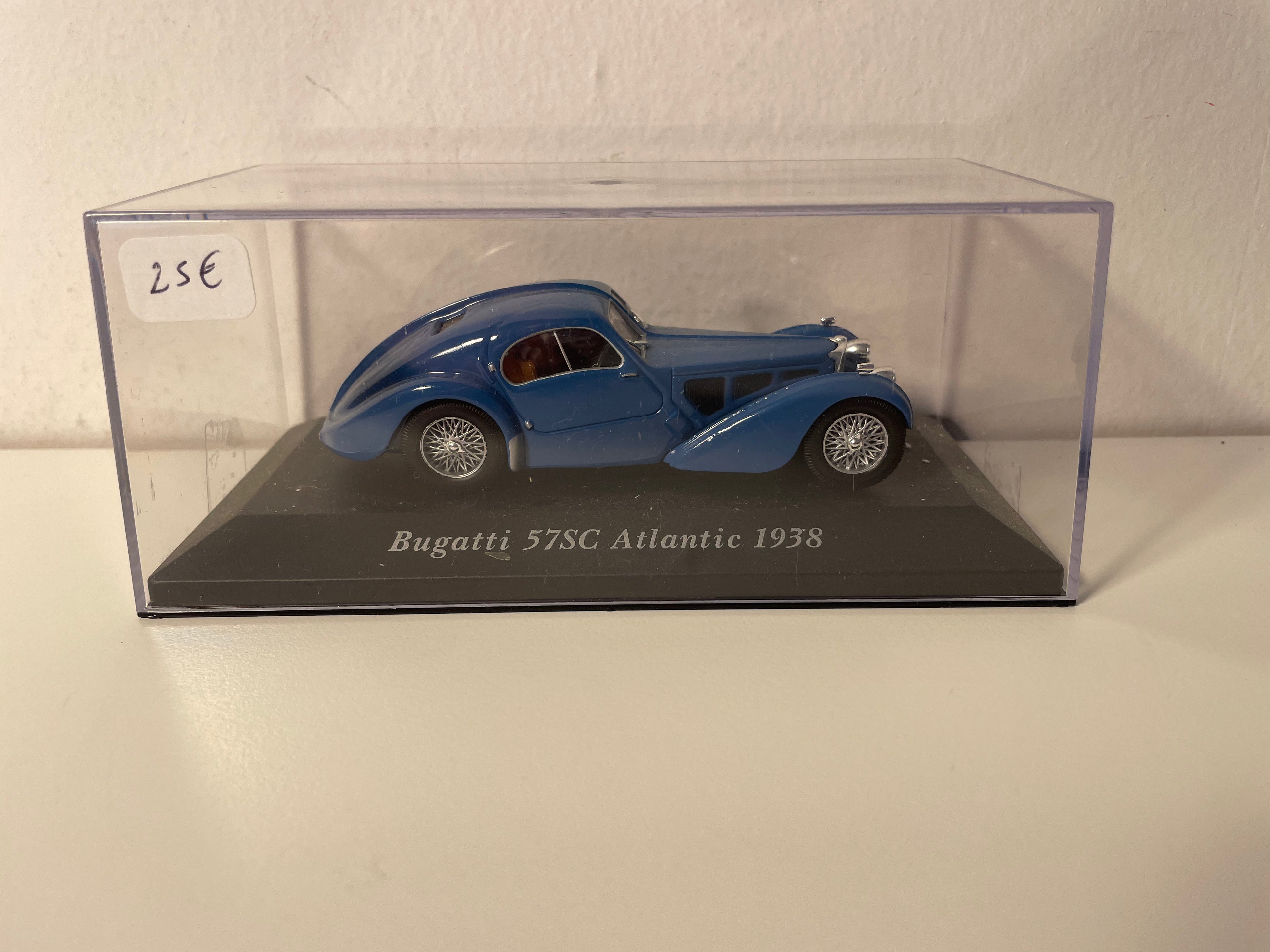 Bugatti 57SC Atlantic blu del 1938