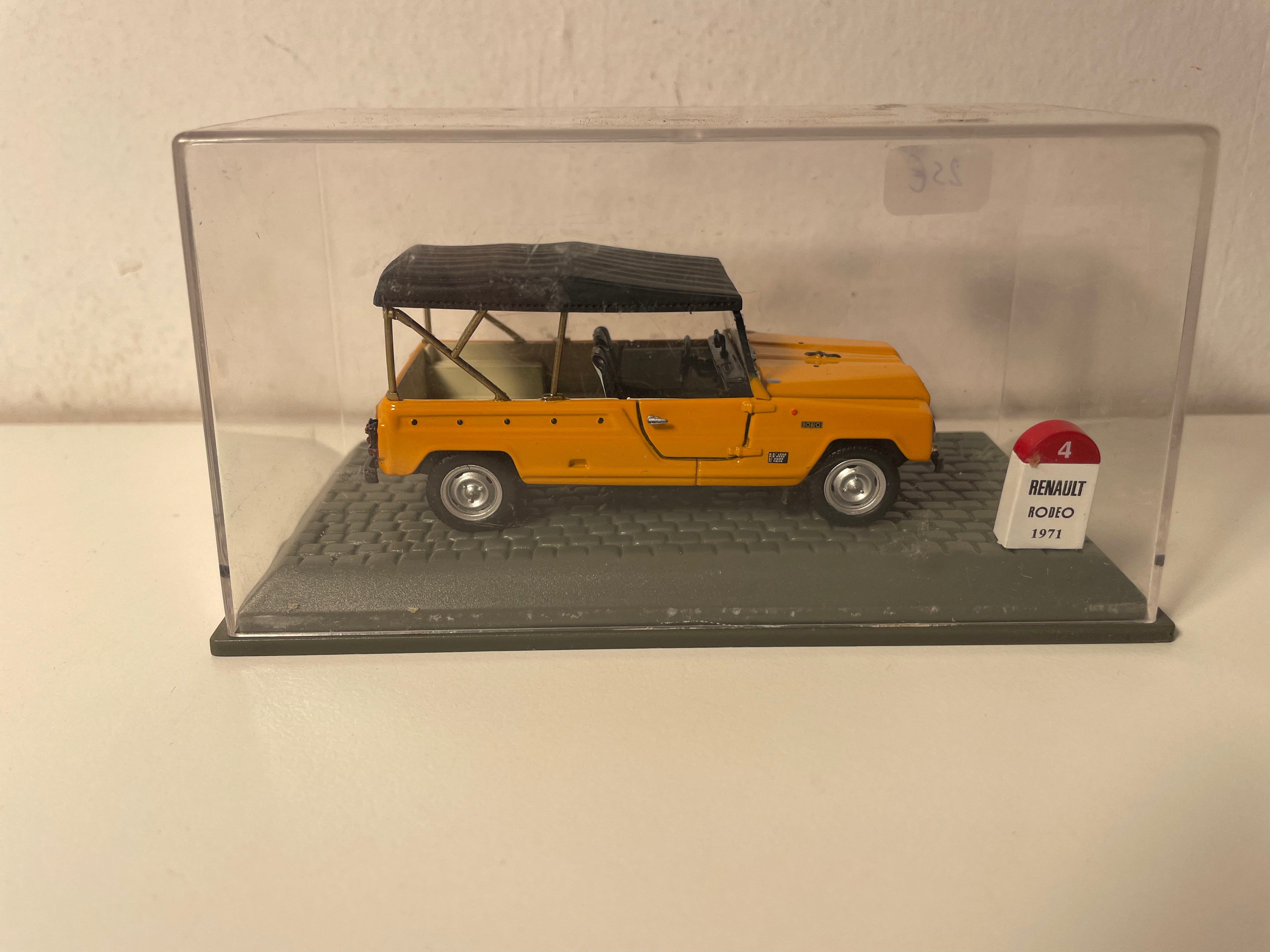 1971 Renault ACL Rodeo orange racer