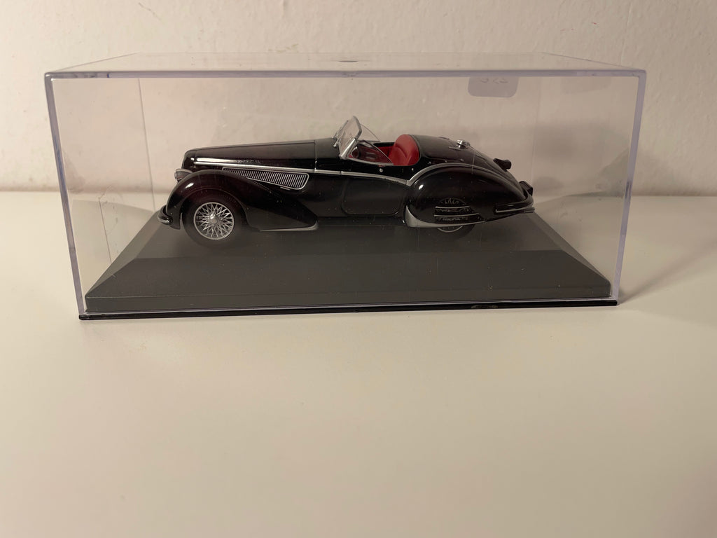 Black Alfa Romeo 8C 2900B from 1938