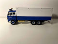 Volvo F88 Blau-weißer Lkw
