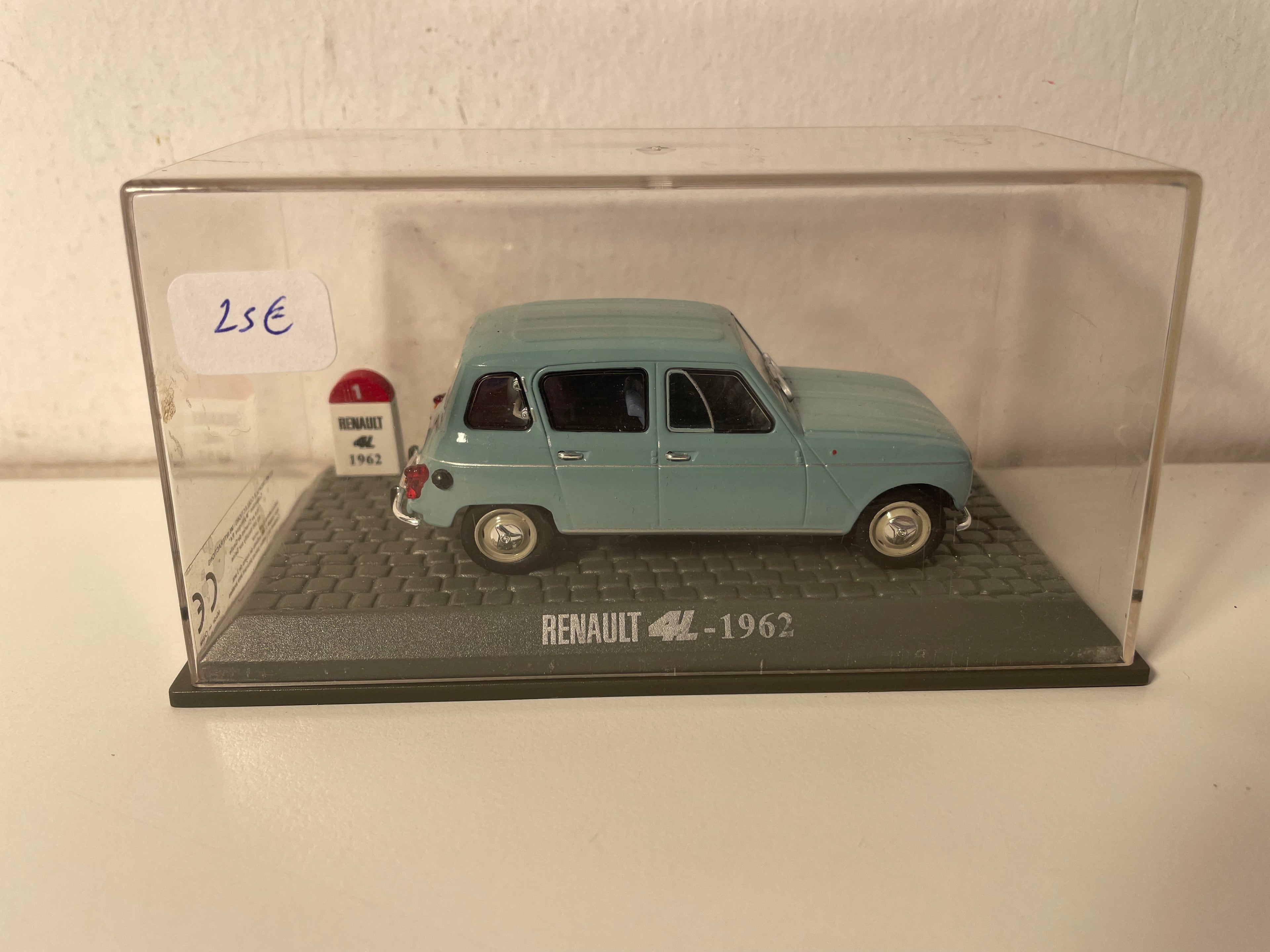 1962 bloe Renault 4L mat Terminal
