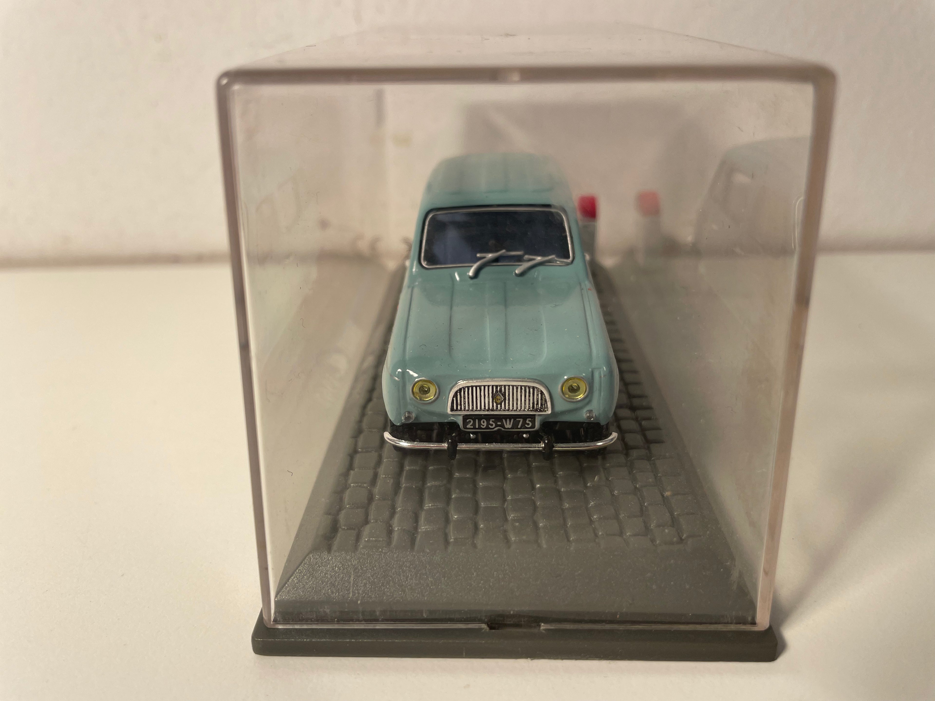 1962 bloe Renault 4L mat Terminal