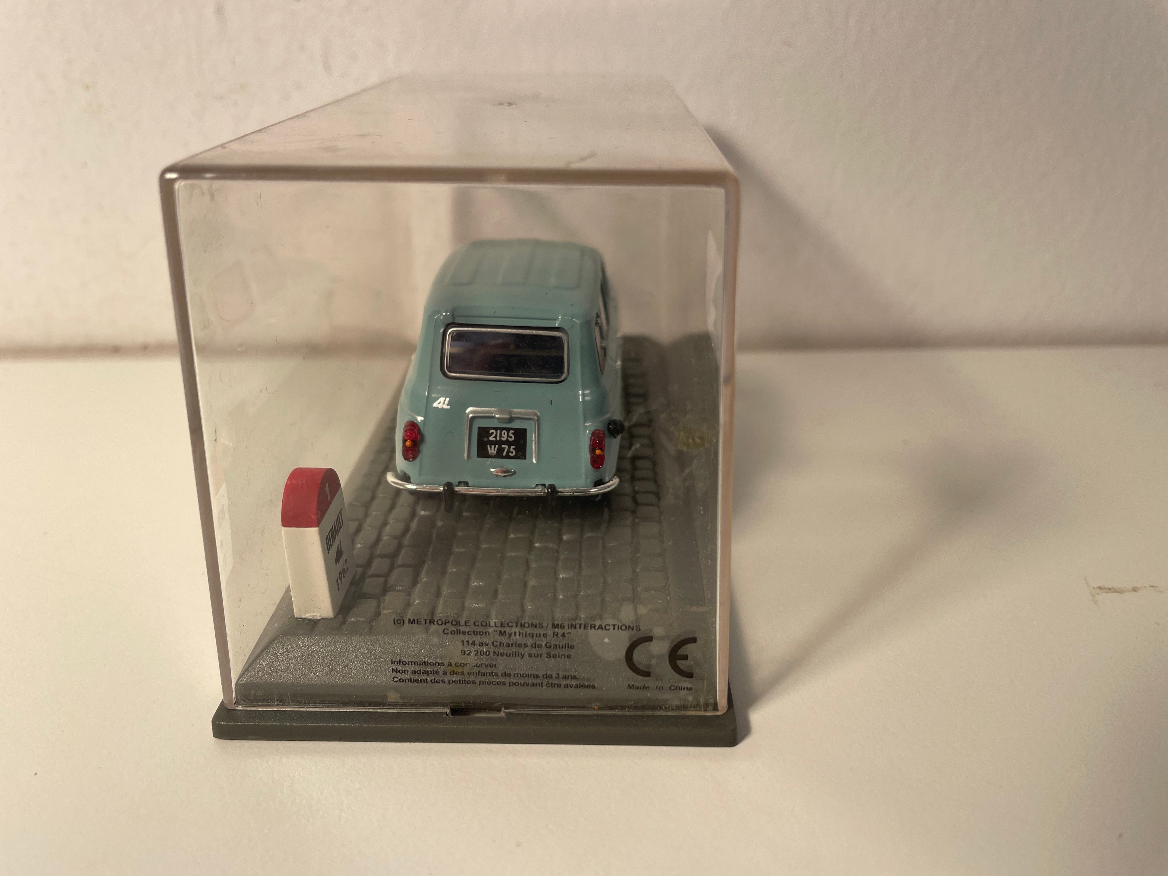 1962 bloe Renault 4L mat Terminal