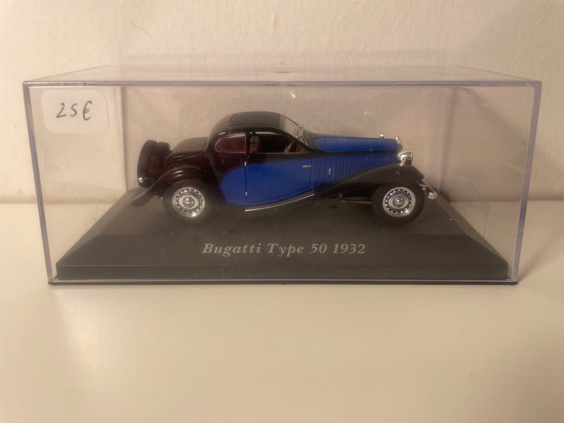 Bugatti type 50 bleue et noire de 1932
