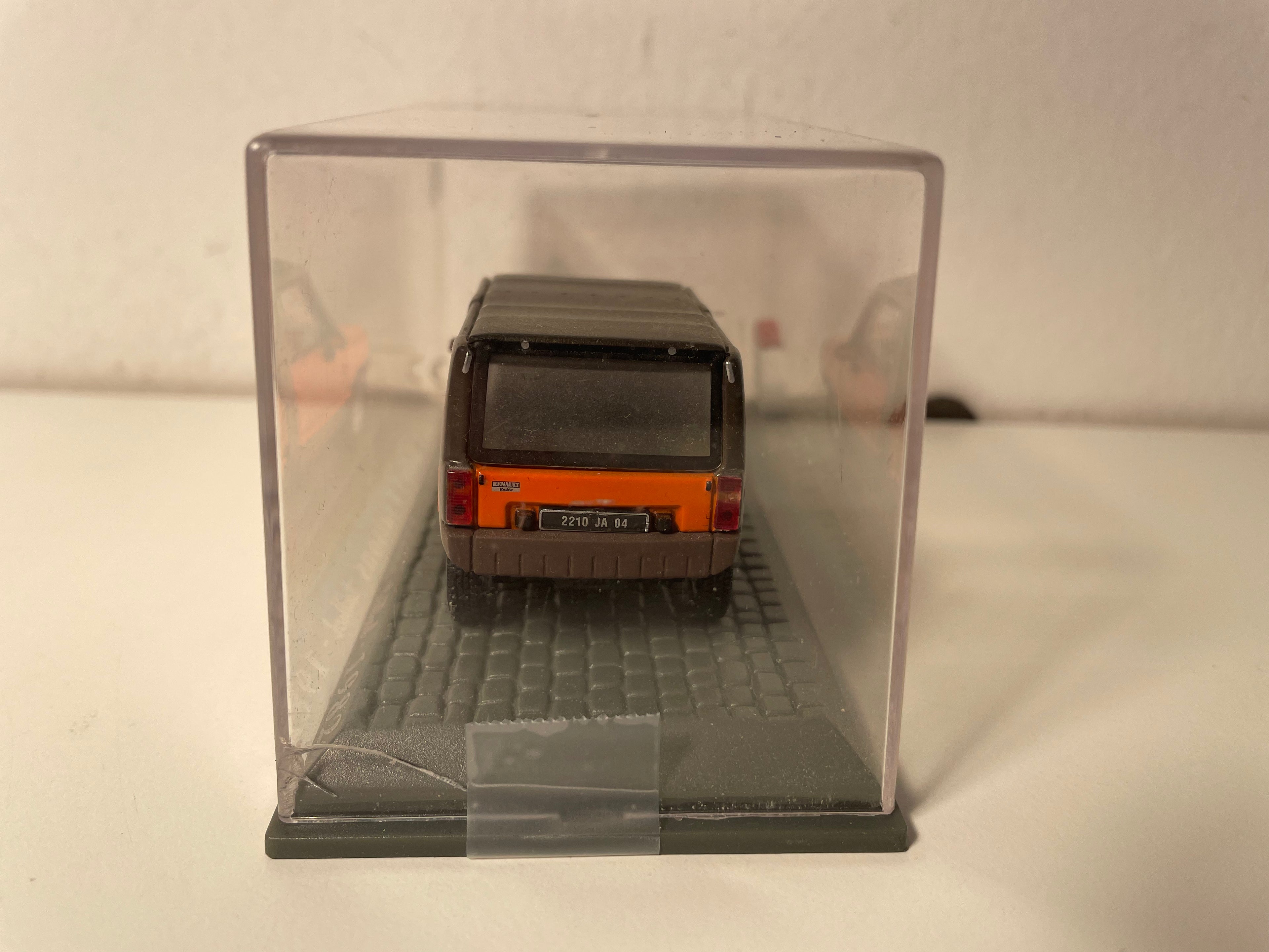 Renault Rodéo 5 4 Saisone orange a brong vun 1982 (deelweis)