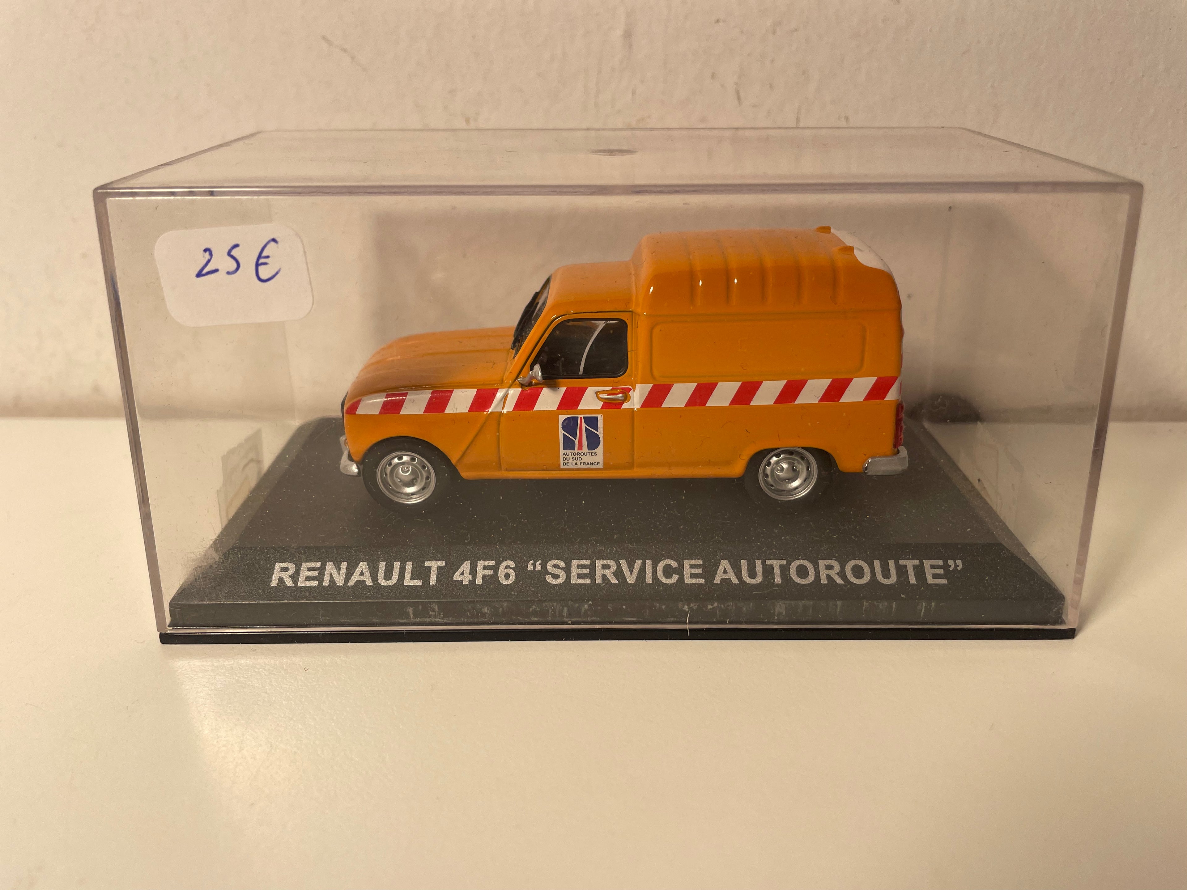 Renault 4F6 oranje snelwegservice