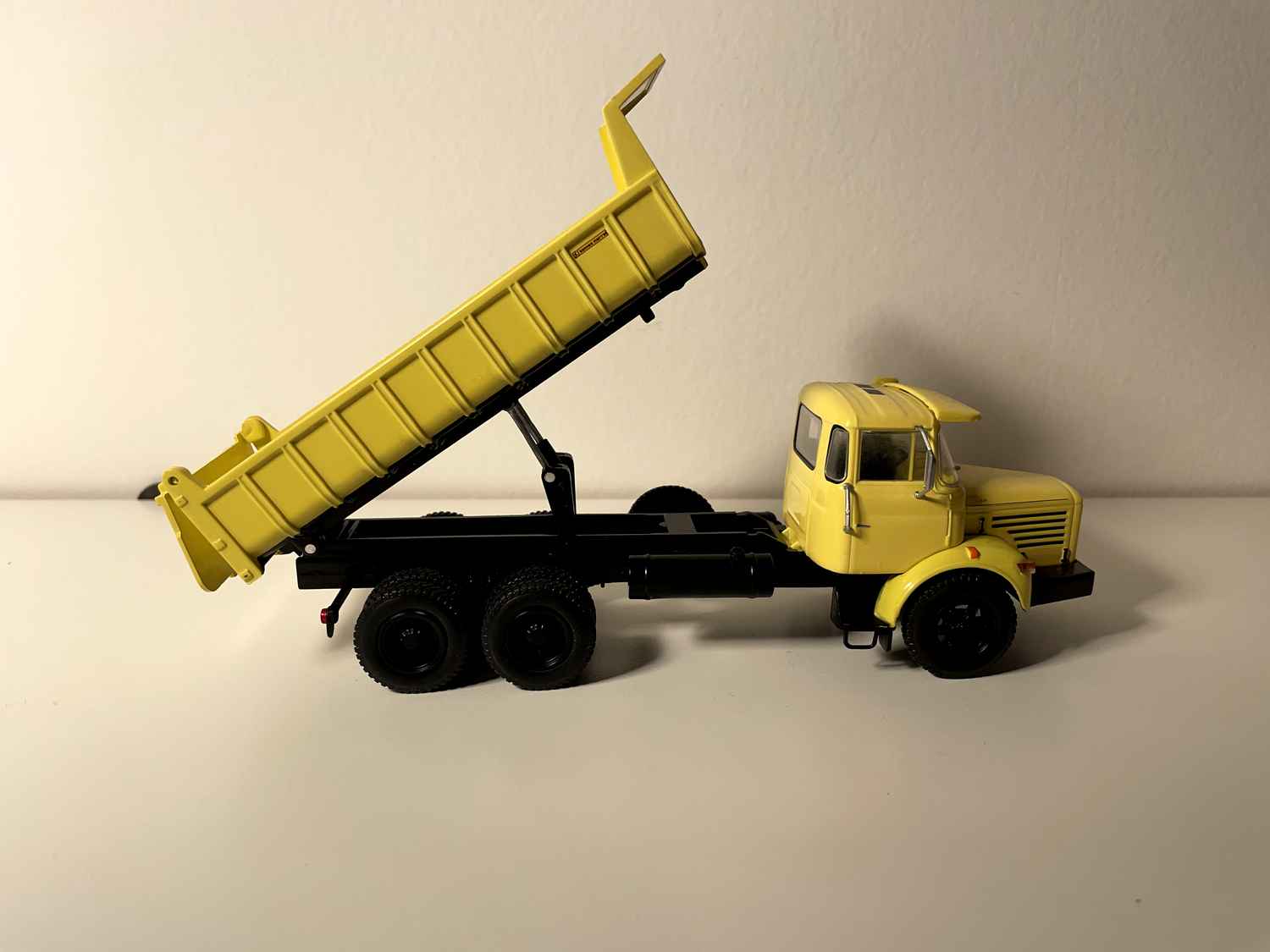 Camion Berliet GBH 12 6X4 - giel Benne-Camion