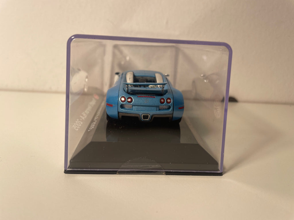 Bugatti Veyron 16.4 bleue et grise de 2005