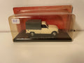 Renault 4 beige pick-up met grijs zeil uit 1983