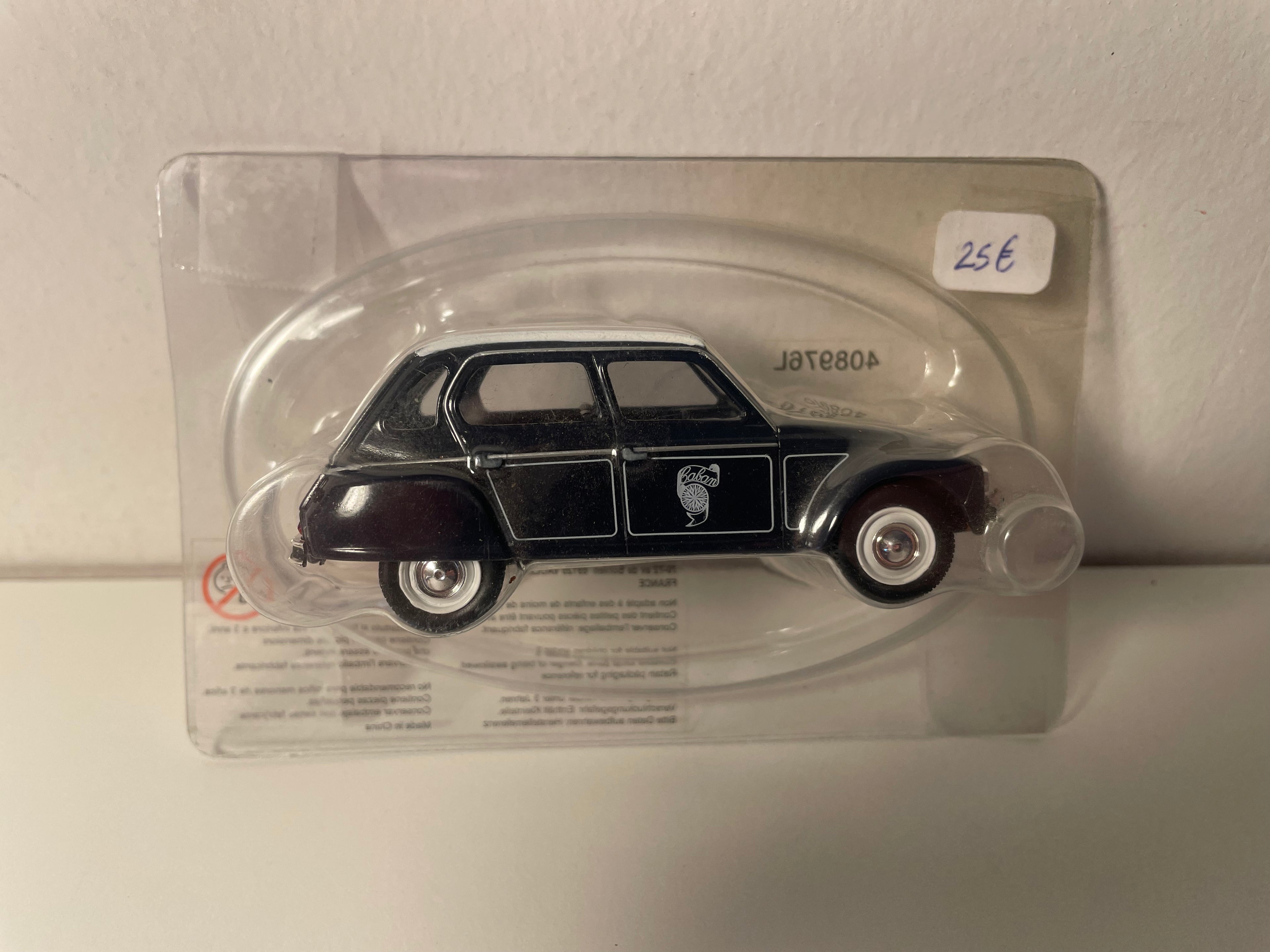 Citroën Dyane Caban marineblau (blau caban) a wäissen Dësch (an Blister)