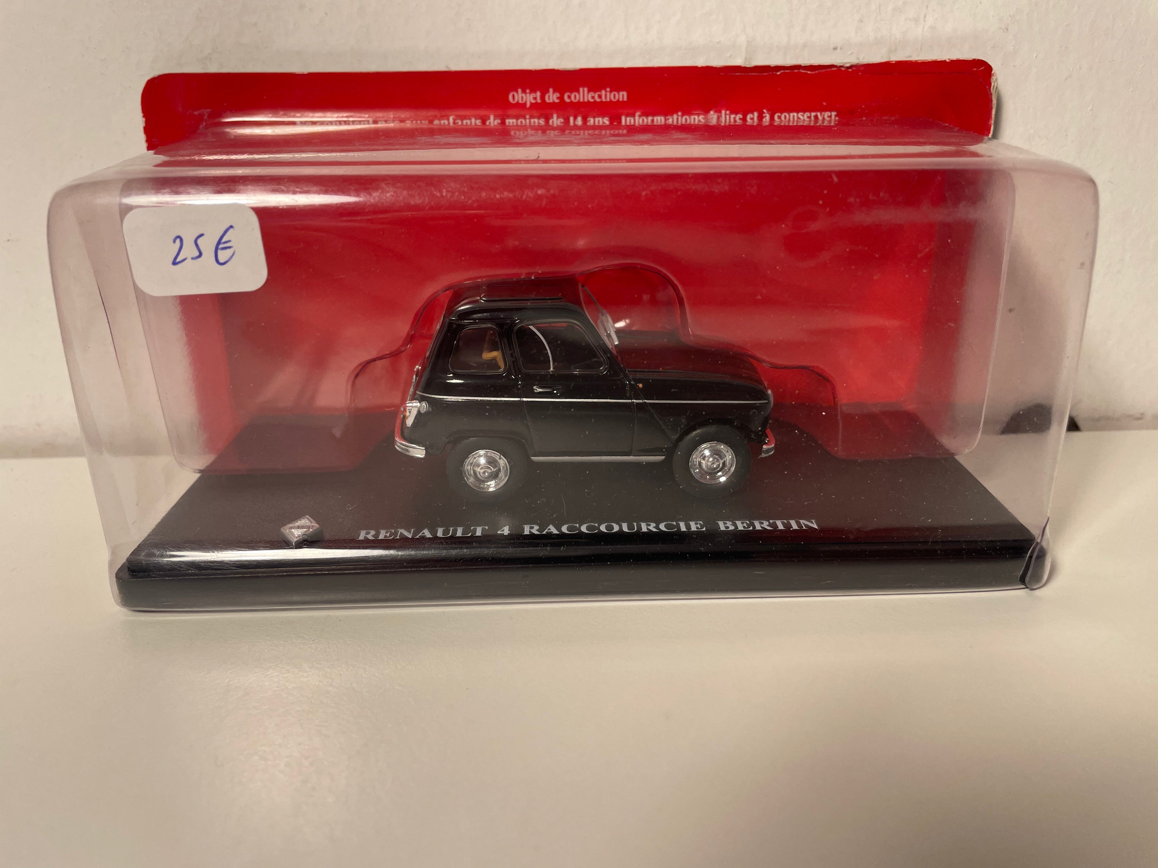 Renault 4 raccourcie Bertin noire