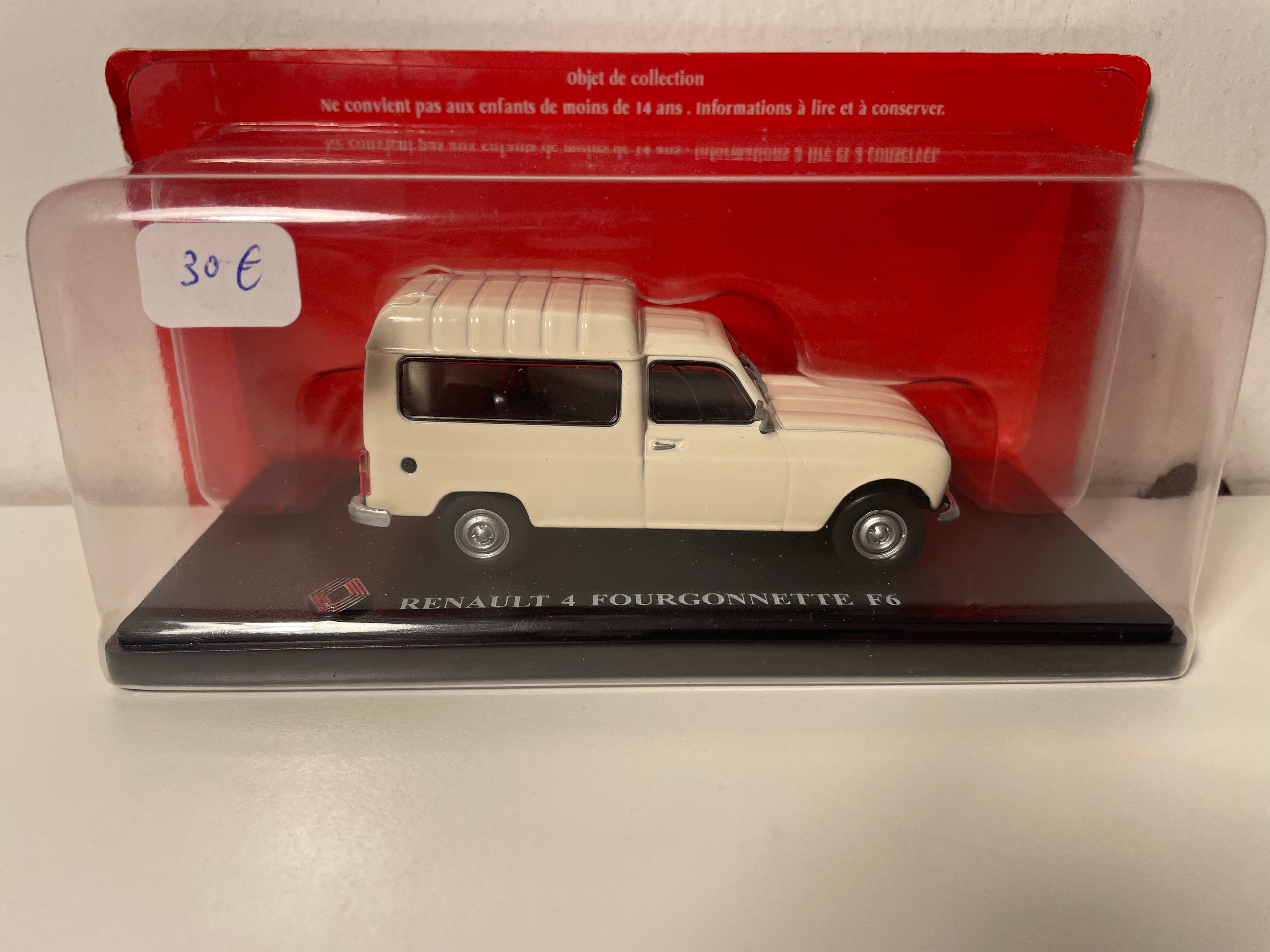 Renault 4 Fourgonnette F6 crème