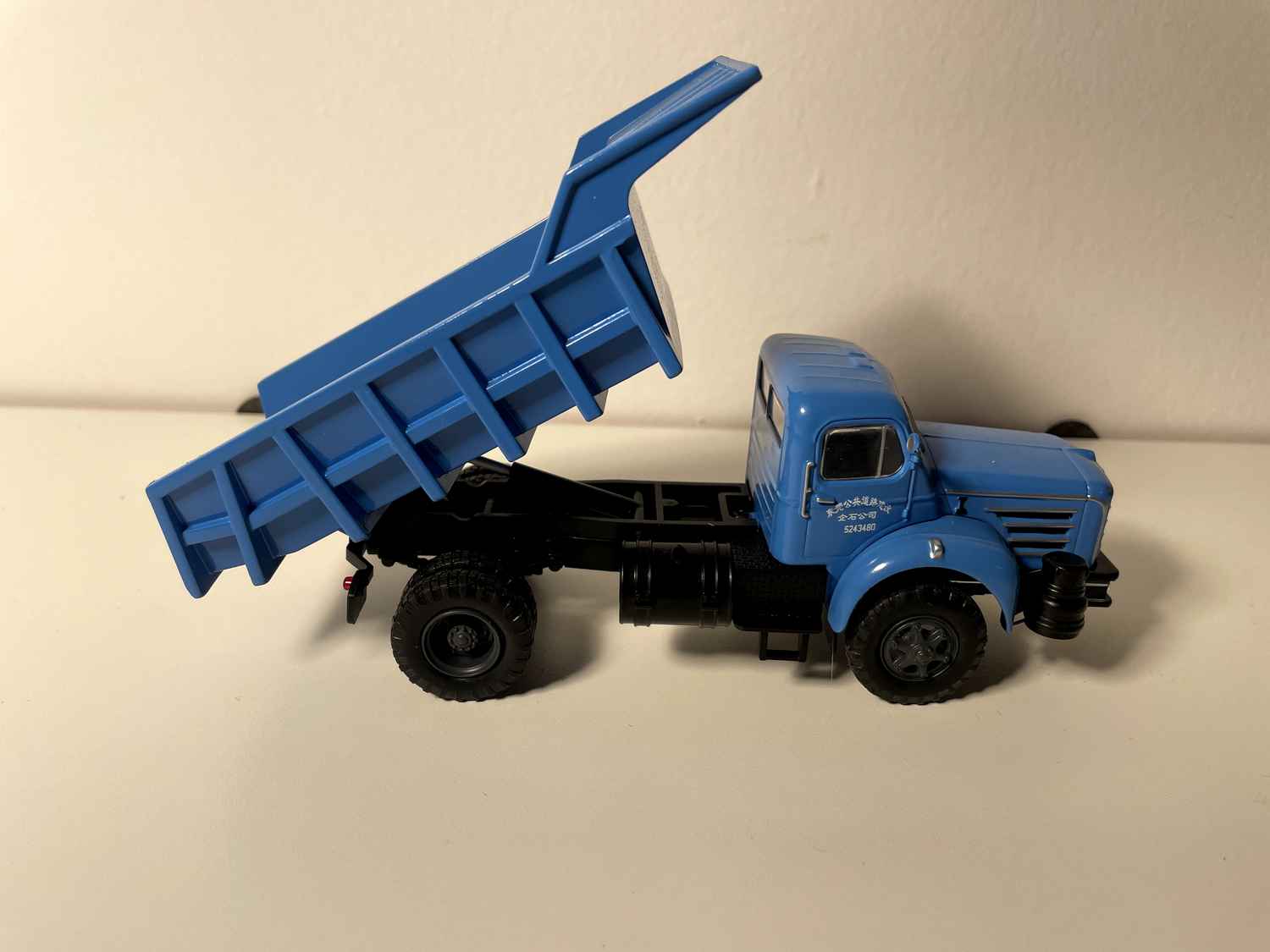 Berliet GLM 15 M2 blo - Schlepper Lastwagen an der China Baustelle