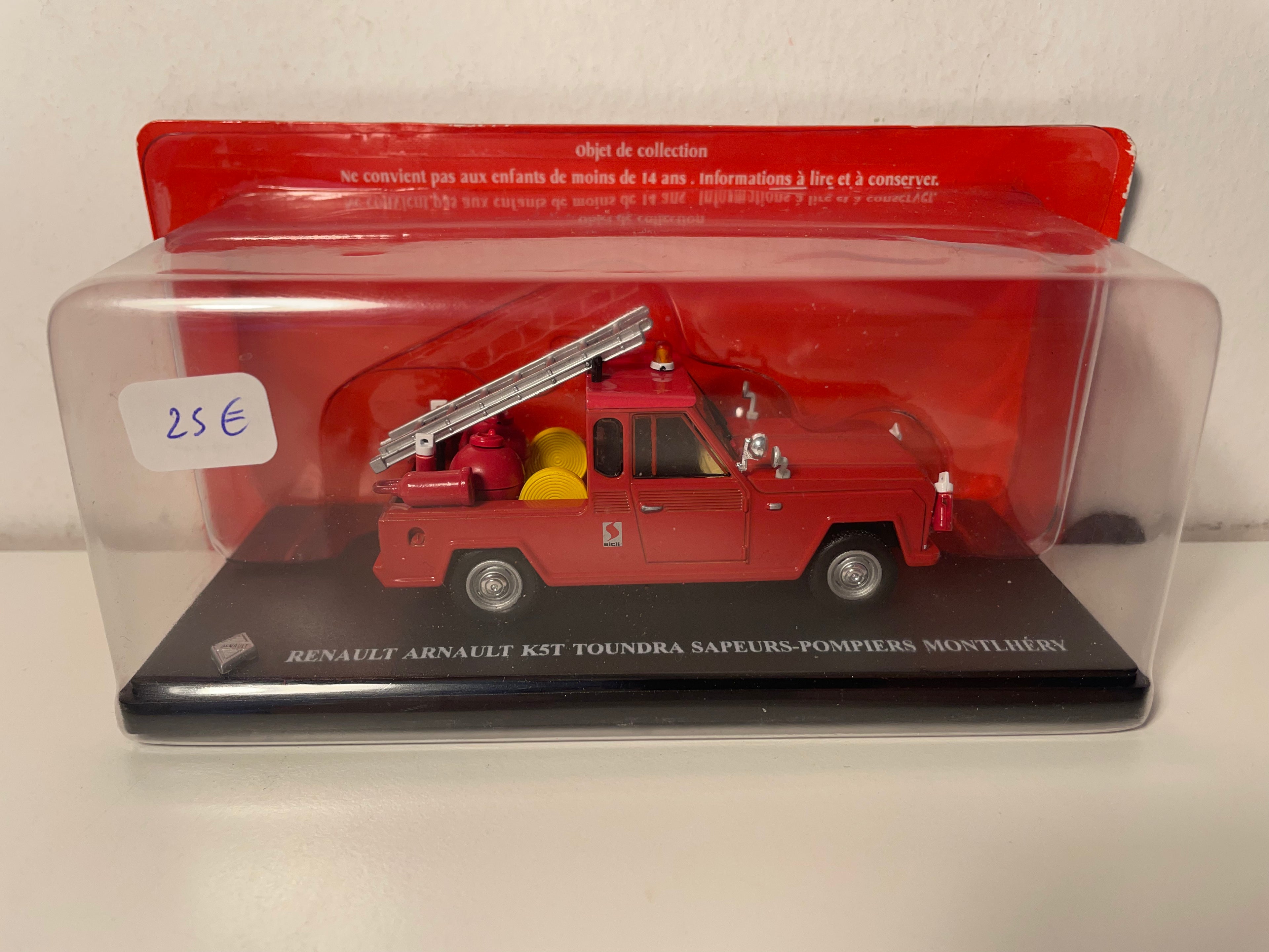 Renault Arnault K5T Toundra rouge foncée - sapeurs-pompiers de Montléry