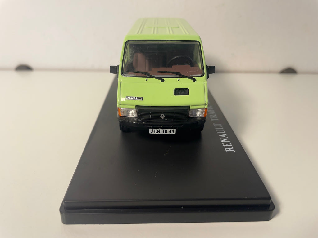 Renault Trafic Transporter grüne Serie