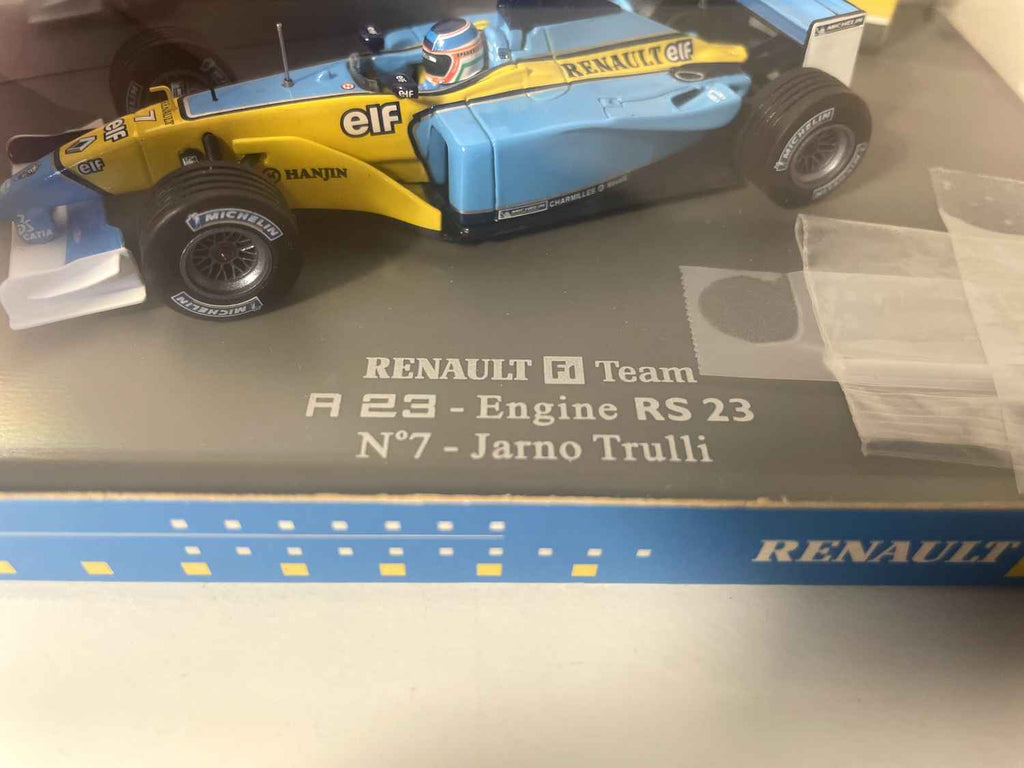Renault F1 Team R 23 - Motor RS 23 blauw en geel nummer 7 - Jarno Trulli - Formule 1