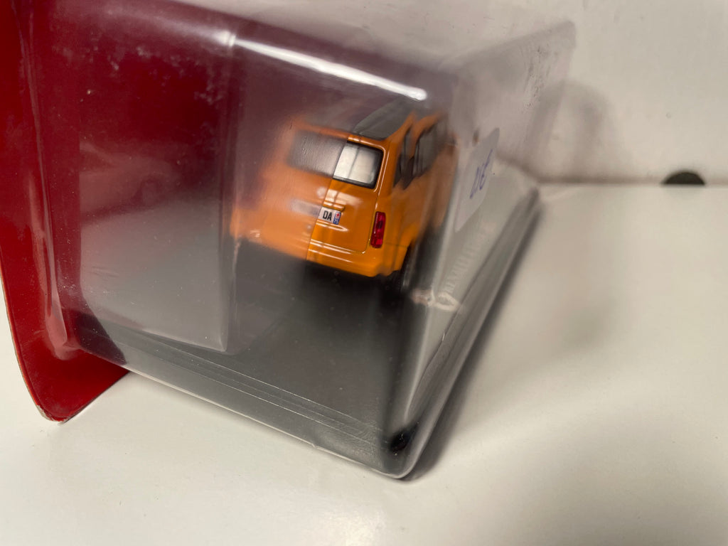 Renault 4 Ever 2011 Orange