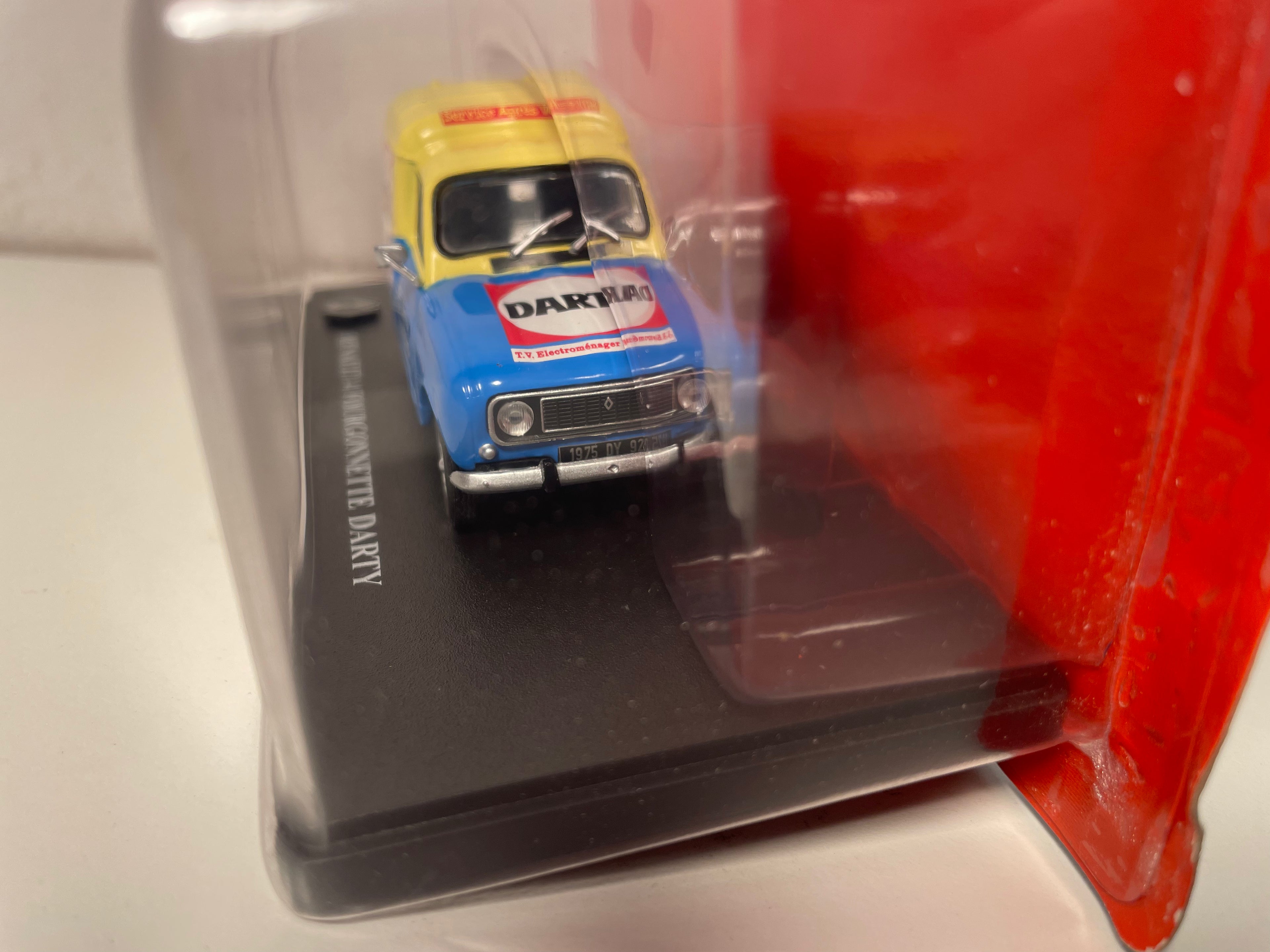 Renault 4 fourgonnette bleue et jaune DARTY
