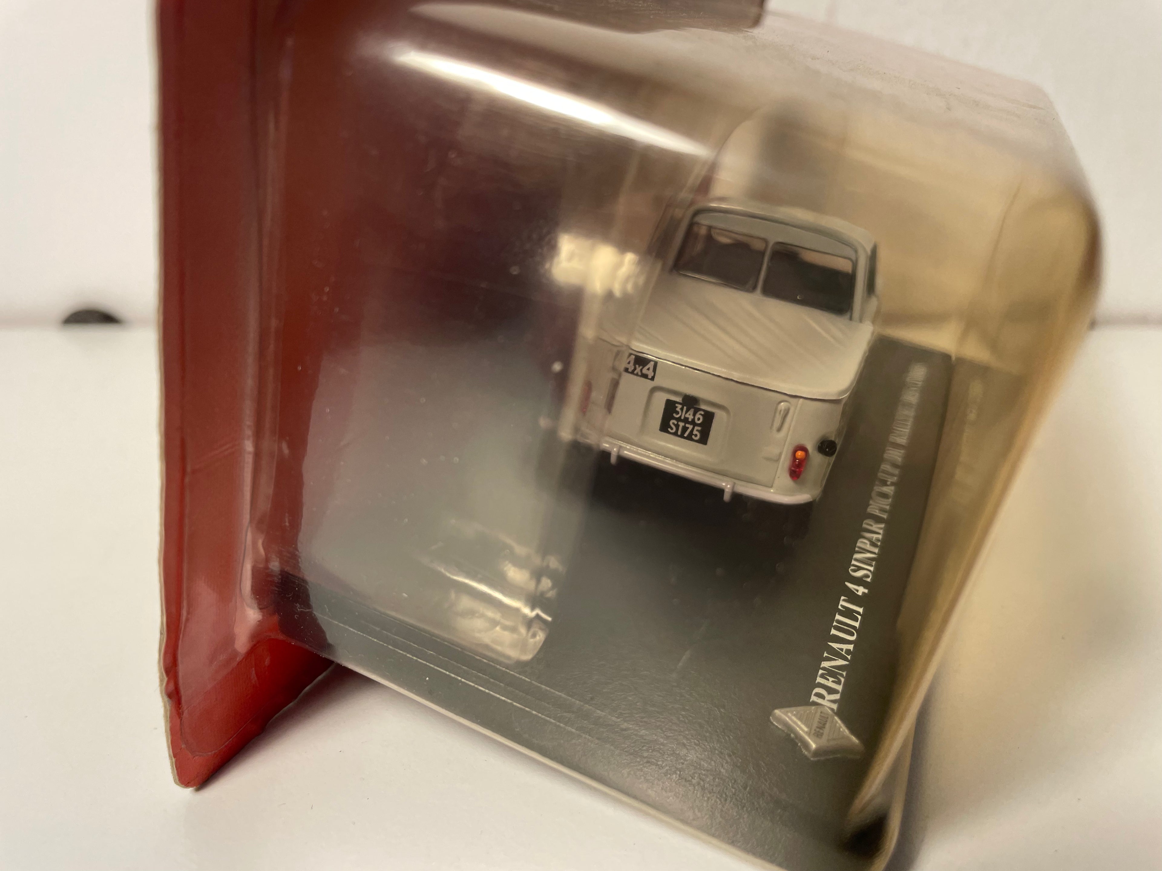 Renault 4 Sinpar pick-up grise du rallye des cîmes
