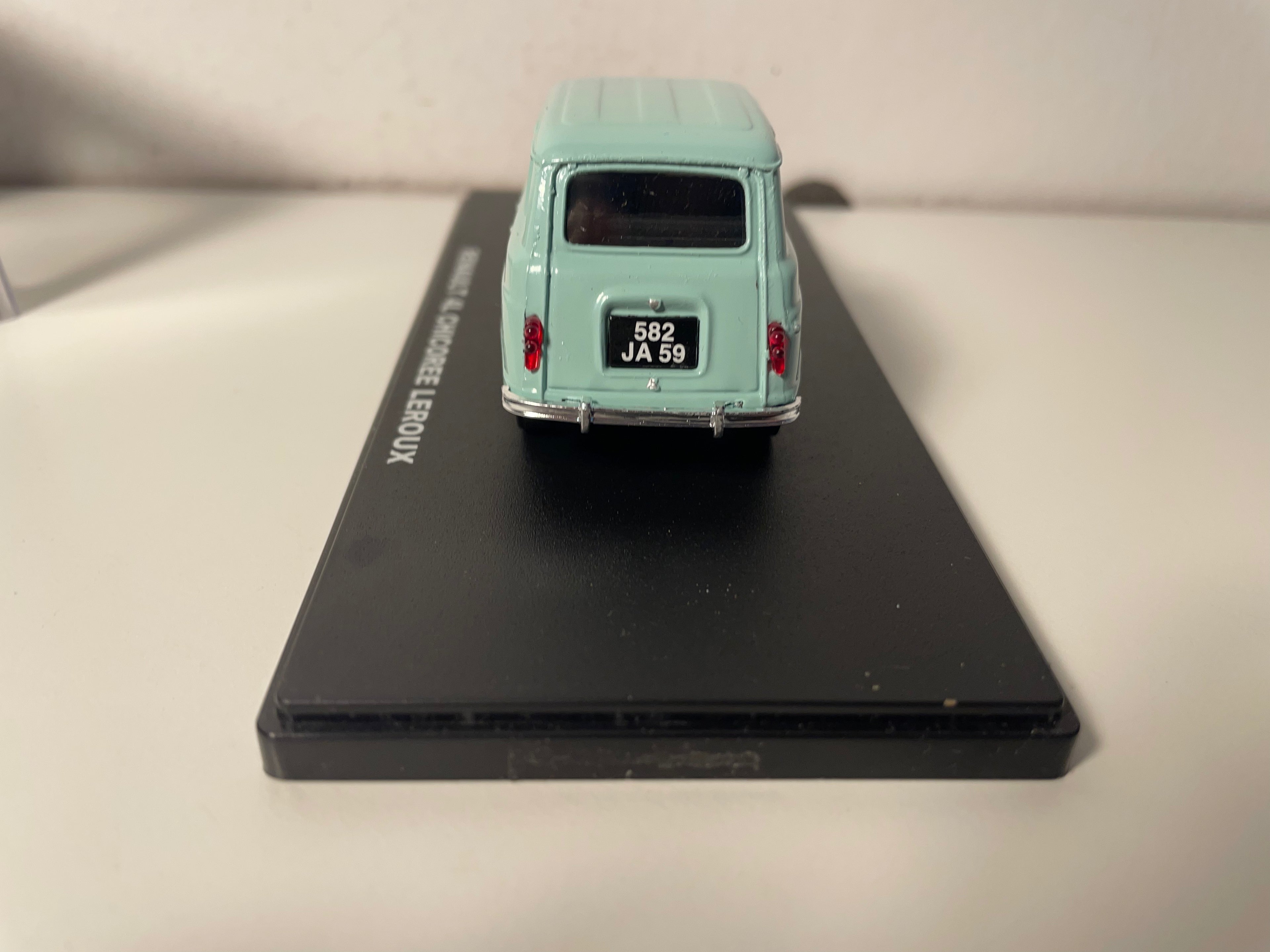 Renault 4L błękitna? - reklama cykorii LEROUX