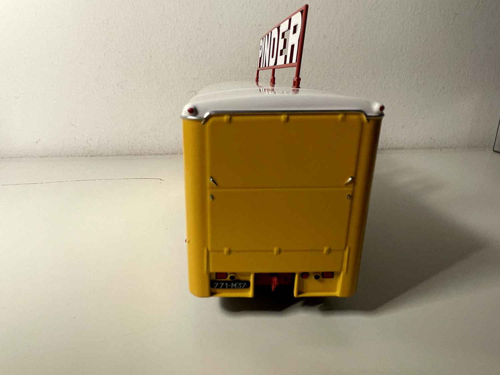 Bernard 110MB gelber und roter PINDER-LKW - Generatorsatz