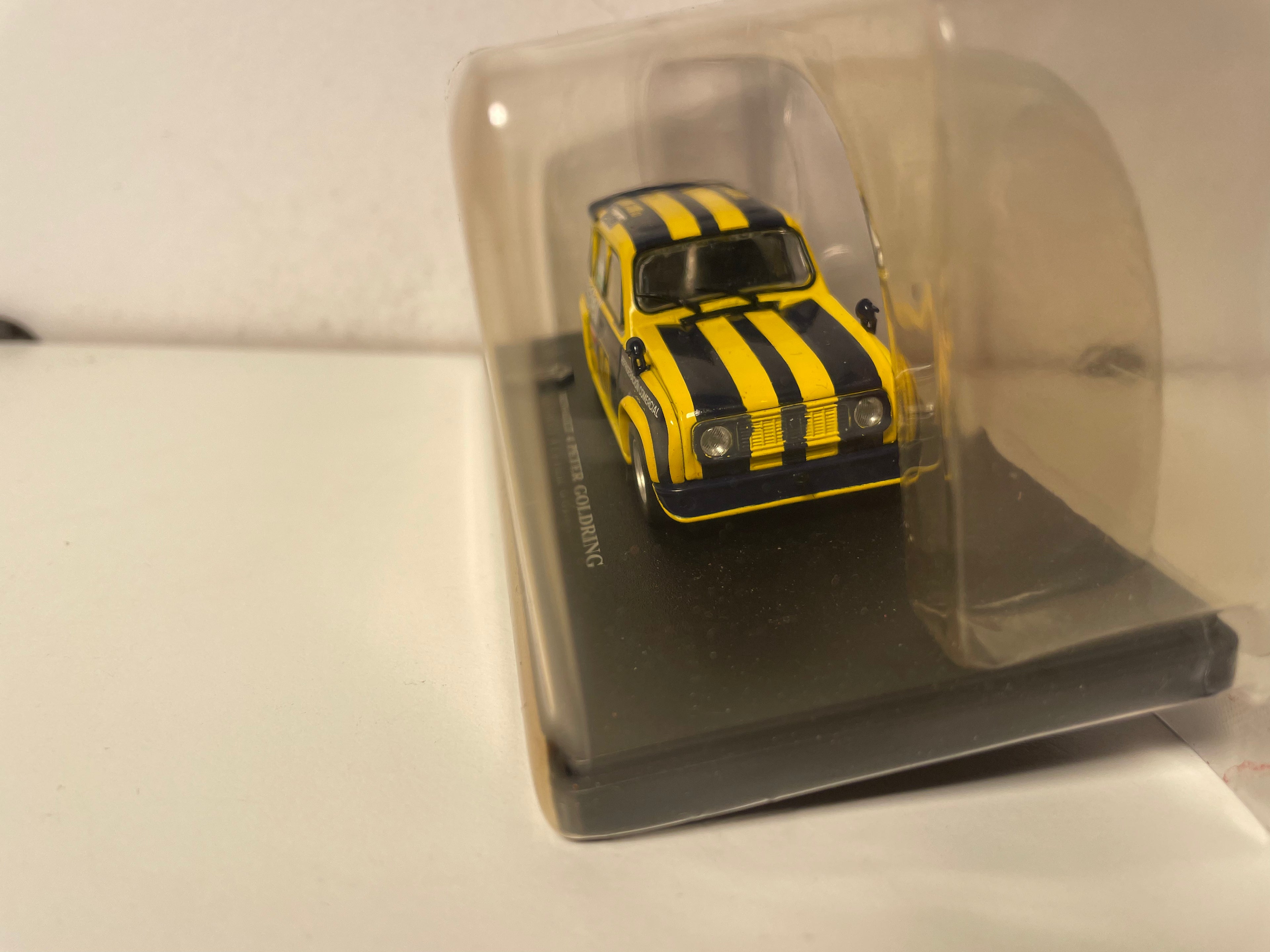 Renault 4 Peter Goldring geel-zwarte strepen