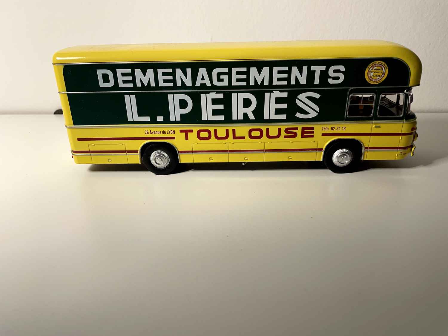Camion Berliet PLR 8 MU jaune et vert - camion de déménagement