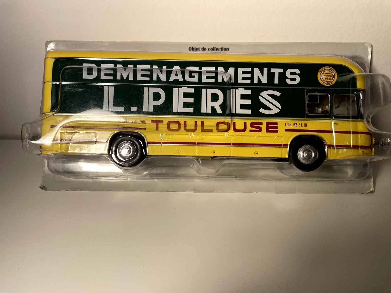 Camion Berliet PLR 8 MU jaune et vert - camion de déménagement