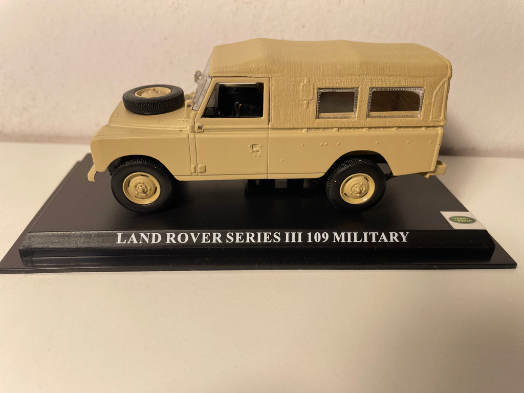 Land Rover marron Séries III 109 Military - Del Prado (1 RETRO A COLLER)