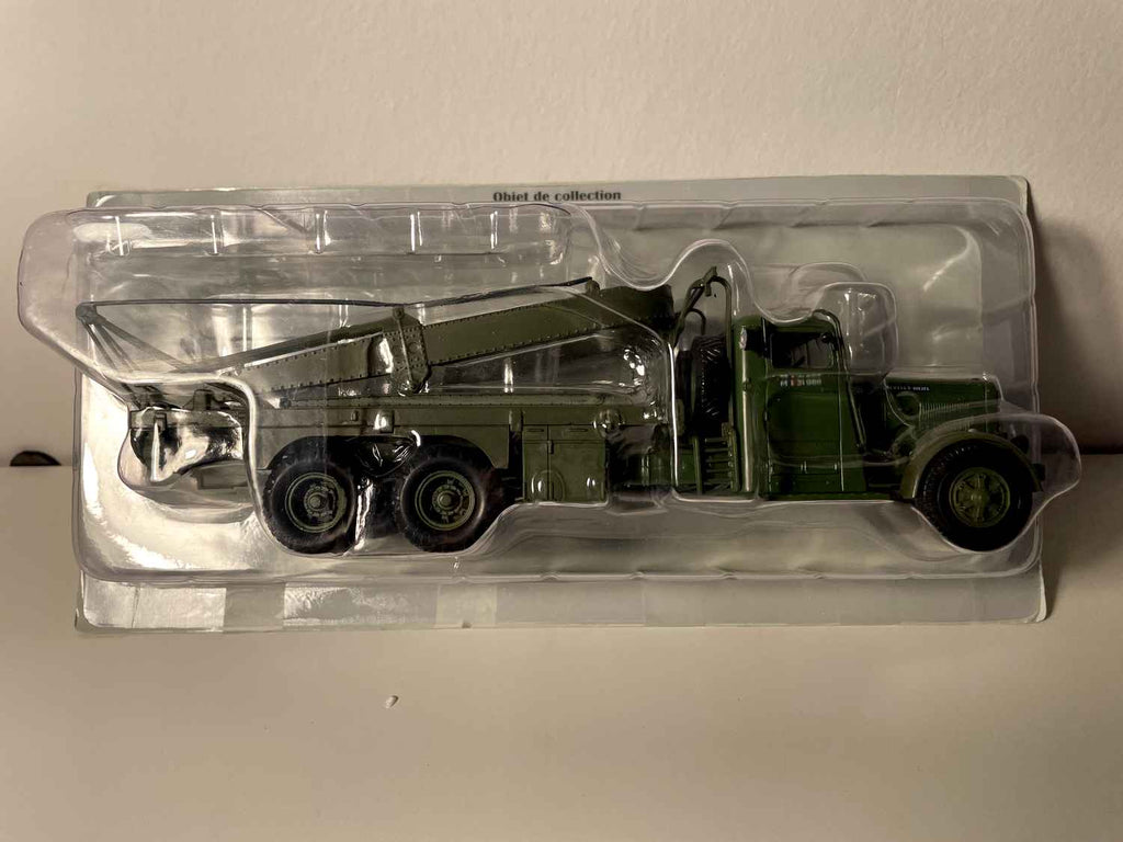 Dźwigowy pojazd wojskowy Berliet GPE 4