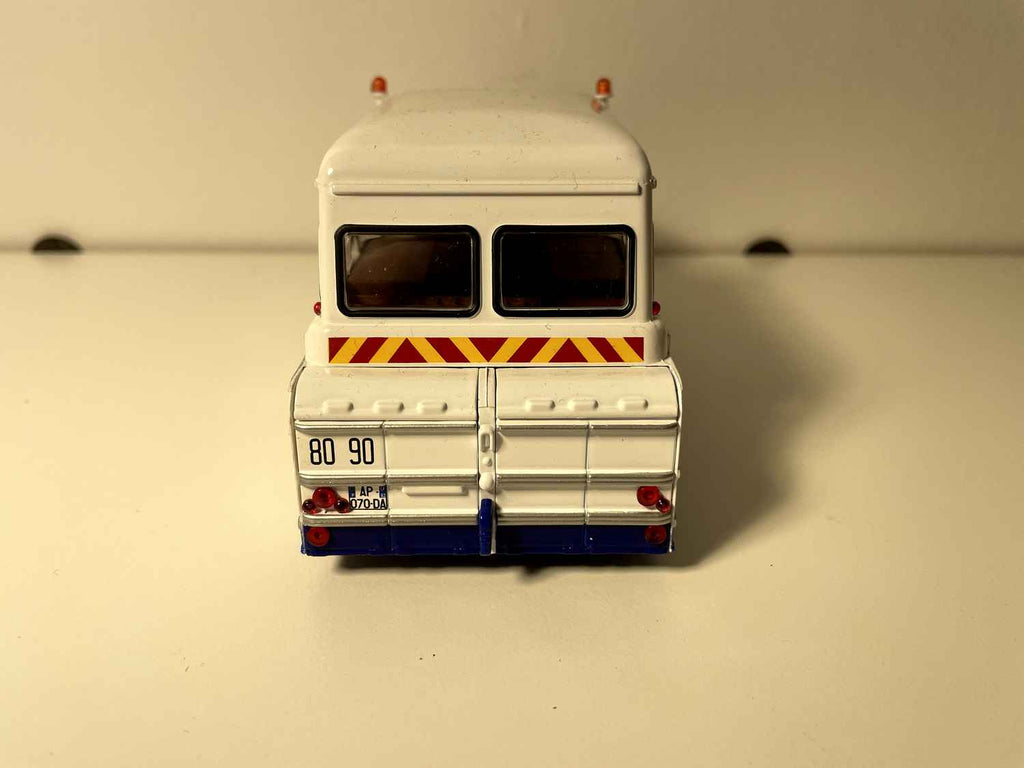 Holownik Berliet TLR 10R "ARTIS" biały i niebieski - Edycja Hachette Collections / producent miniatur: IXO