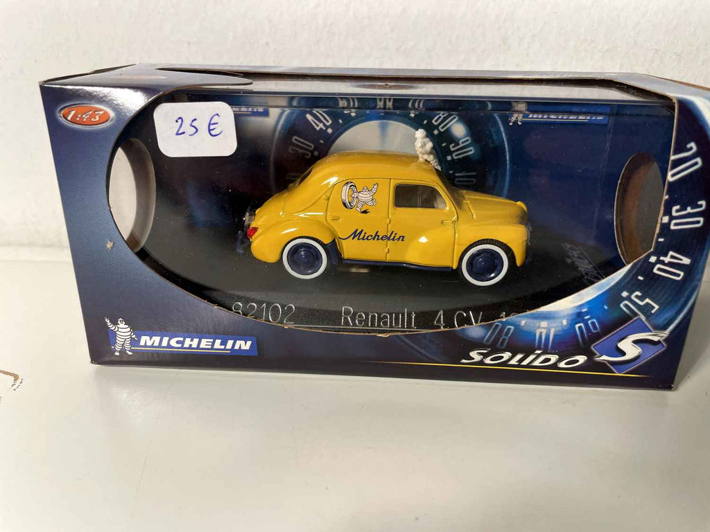Renault 4 CV amarelo de 1954 MICHELIN (referência Solido 82102)
