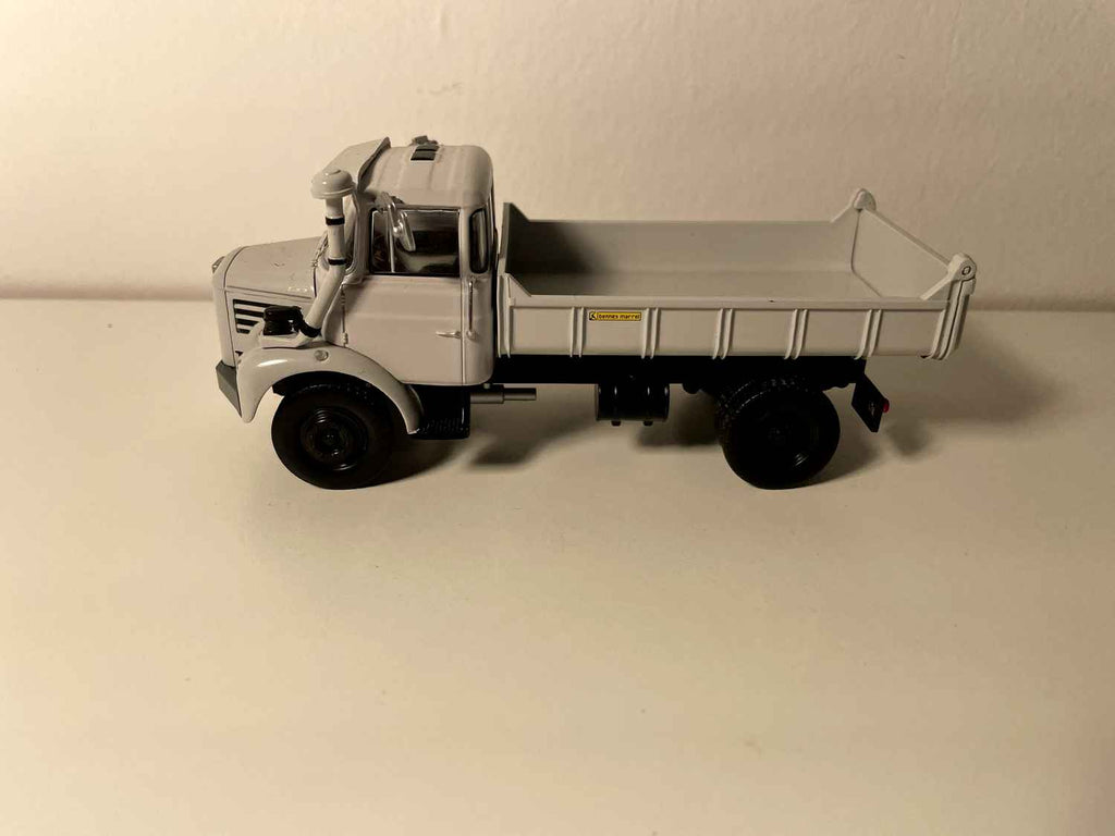 Grauer Kipper Berliet L 62 RM3