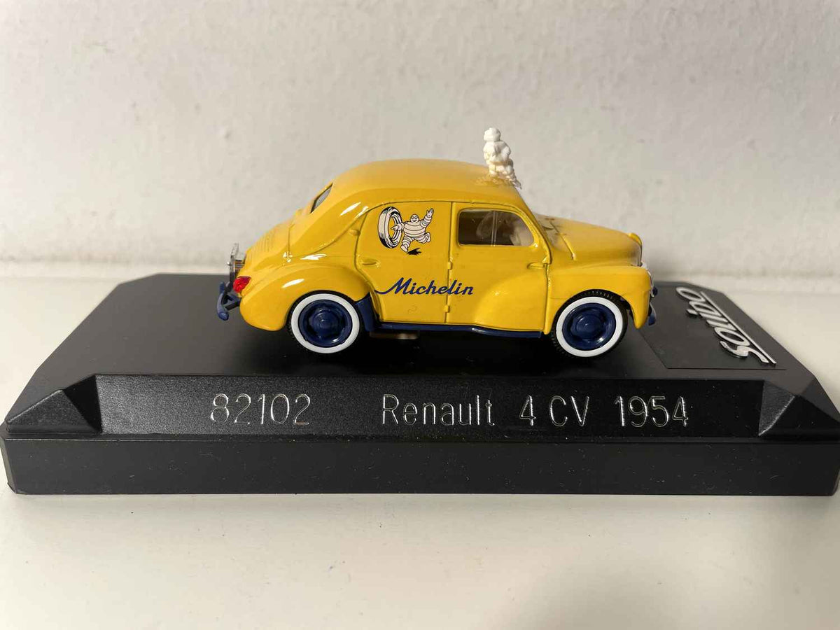 Renault 4 CV amarelo de 1954 MICHELIN (referência Solido 82102)