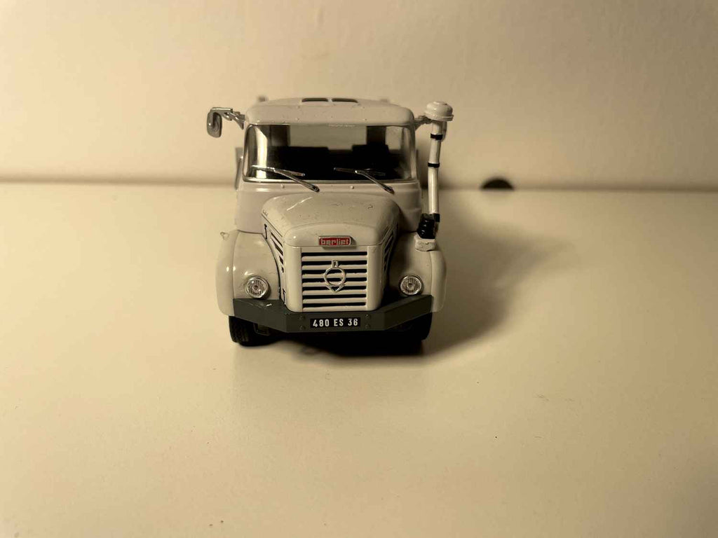 Grauer Kipper Berliet L 62 RM3