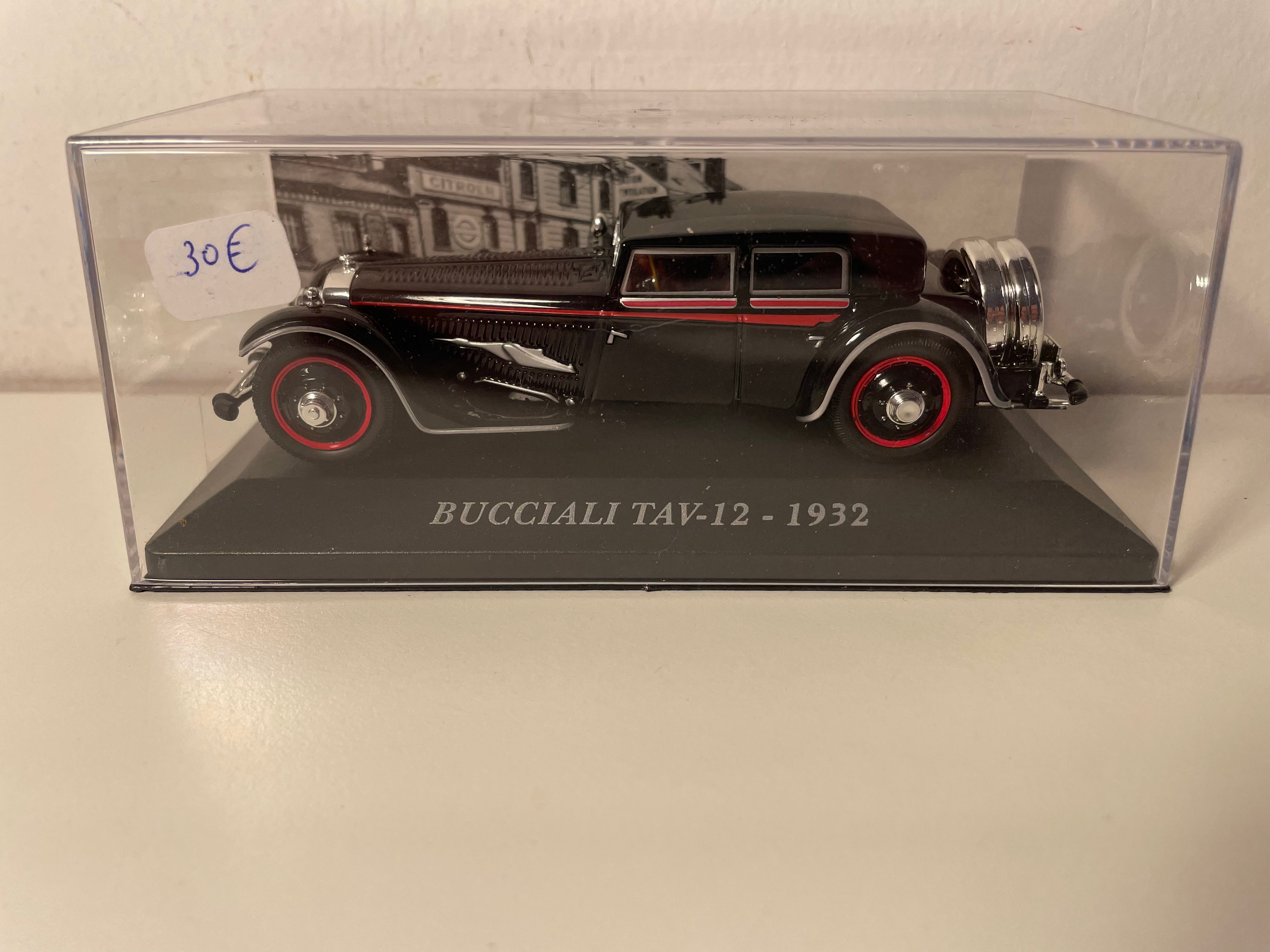 Bucciali TAV-12 schwaarz vun 1932