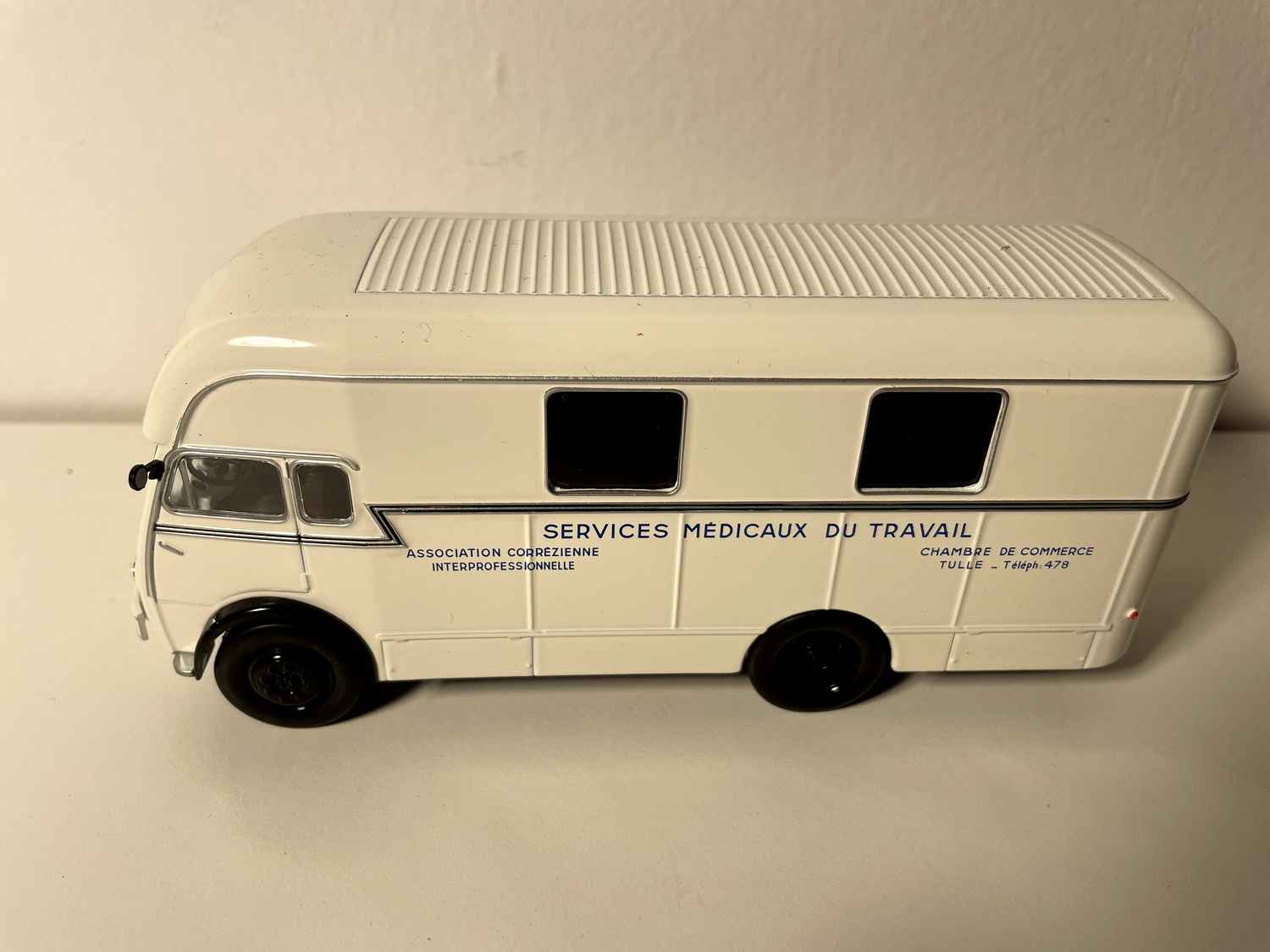 Camión Berliet GLA 5R blanco medicina del trabajo - servicios médicos del trabajo (con blister y caja)