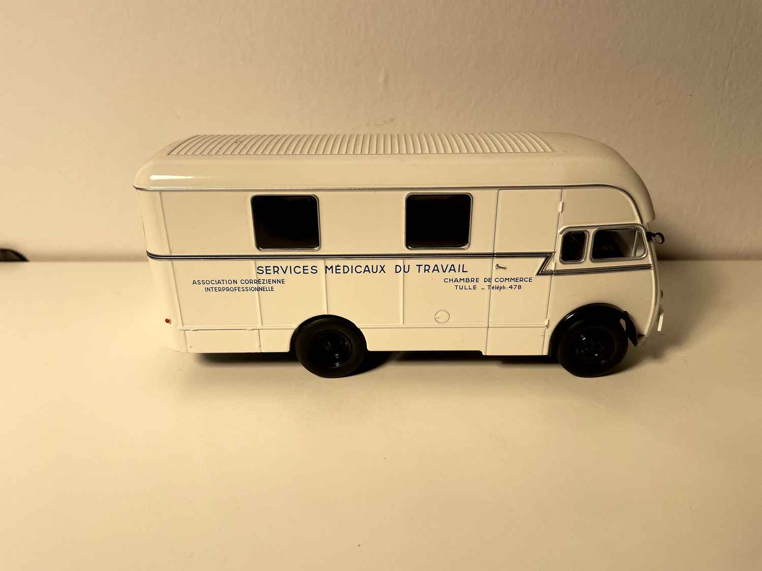 Camión Berliet GLA 5R blanco medicina del trabajo - servicios médicos del trabajo (con blister y caja)