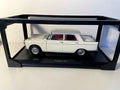 Peugeot 404 off-white (escala 1/18) - Norev