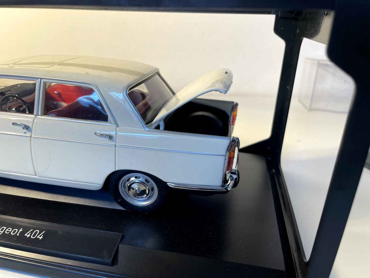 Peugeot 404 off-white (escala 1/18) - Norev