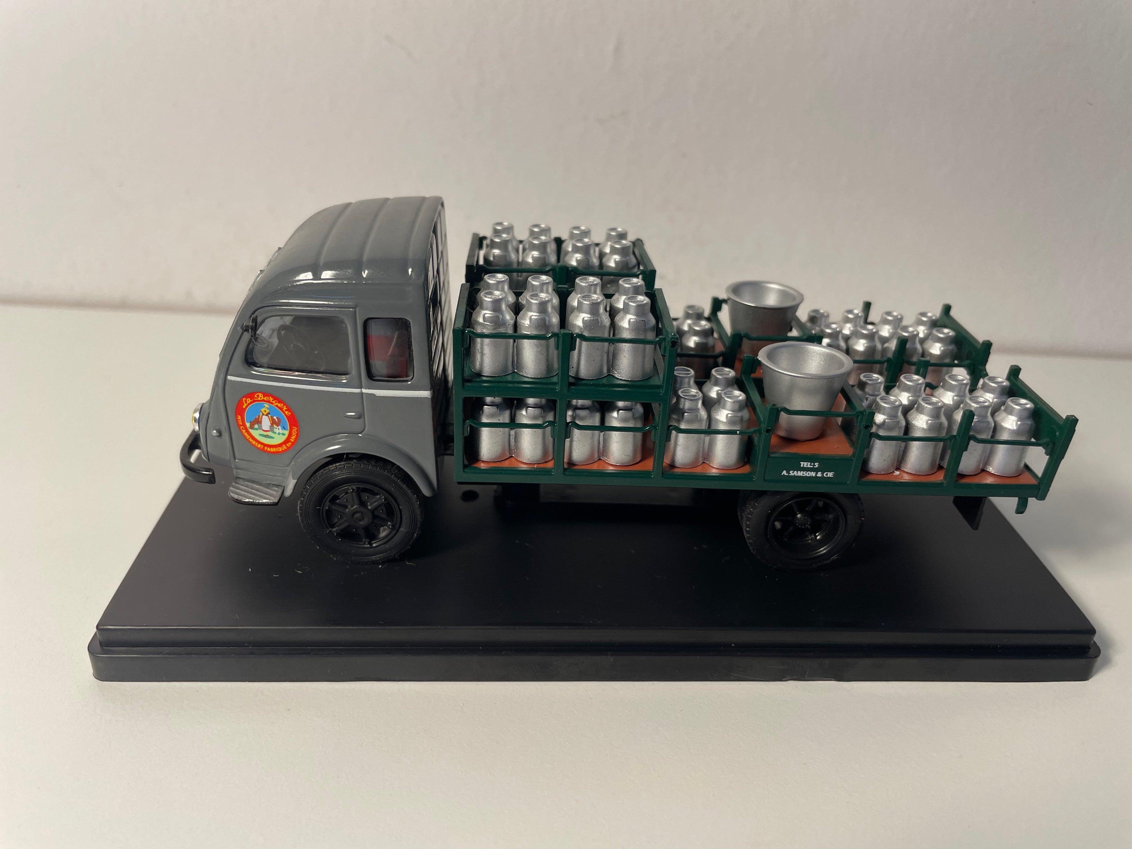 Renault Galion Milchkasten