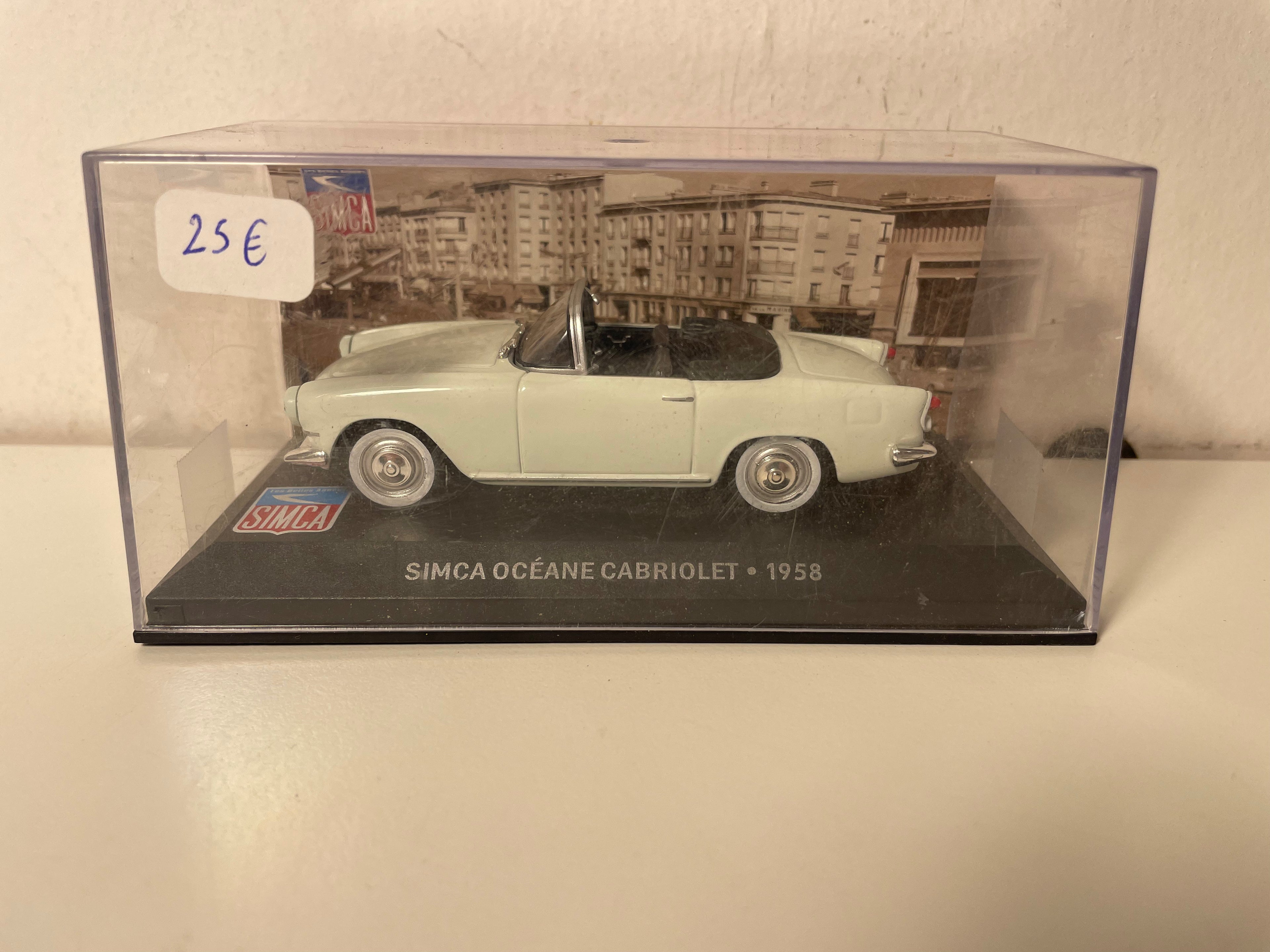 1958 SIMCA Océane Cabriolet a Off-Wäiss/Crème